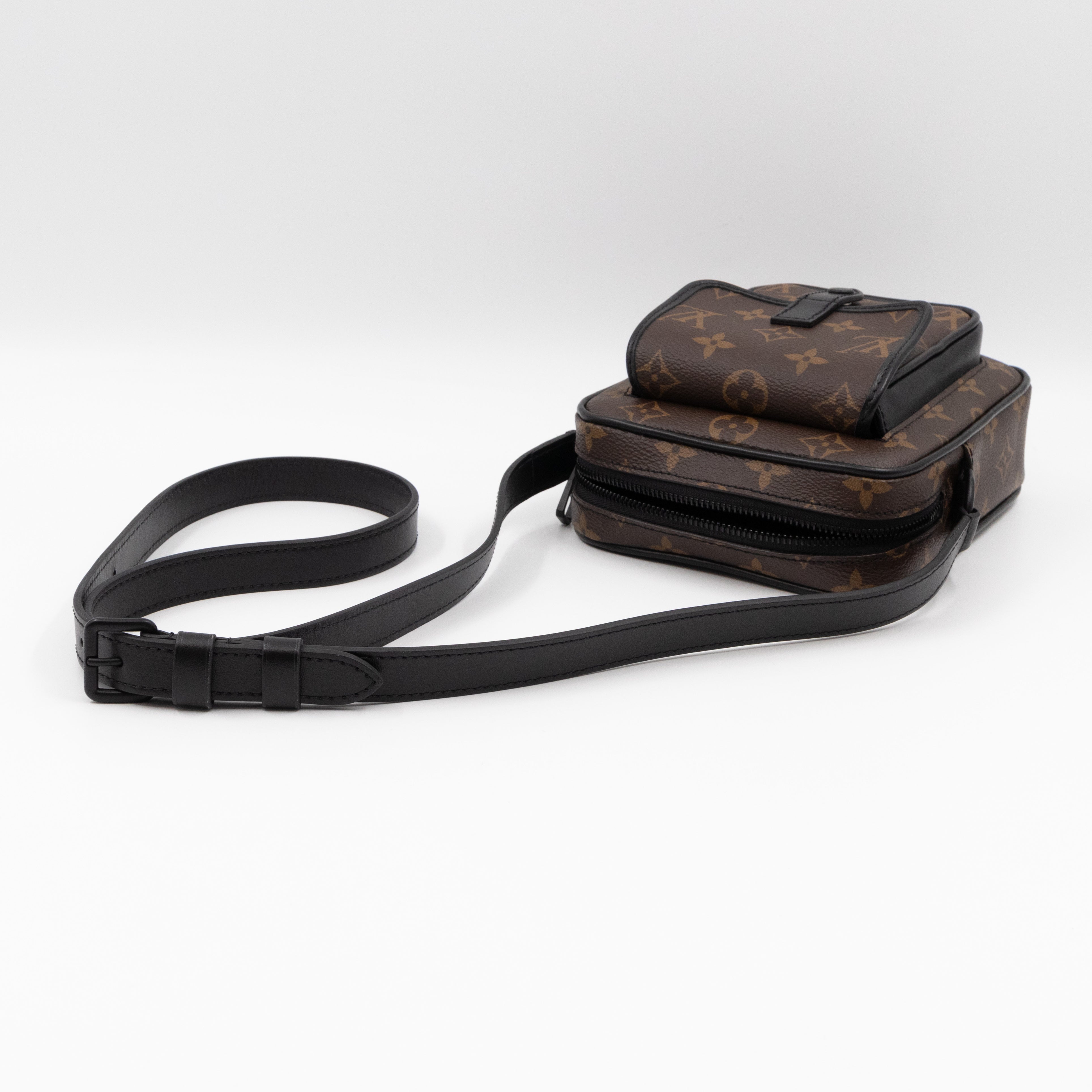 Christopher Wearable Wallet Monogram Black