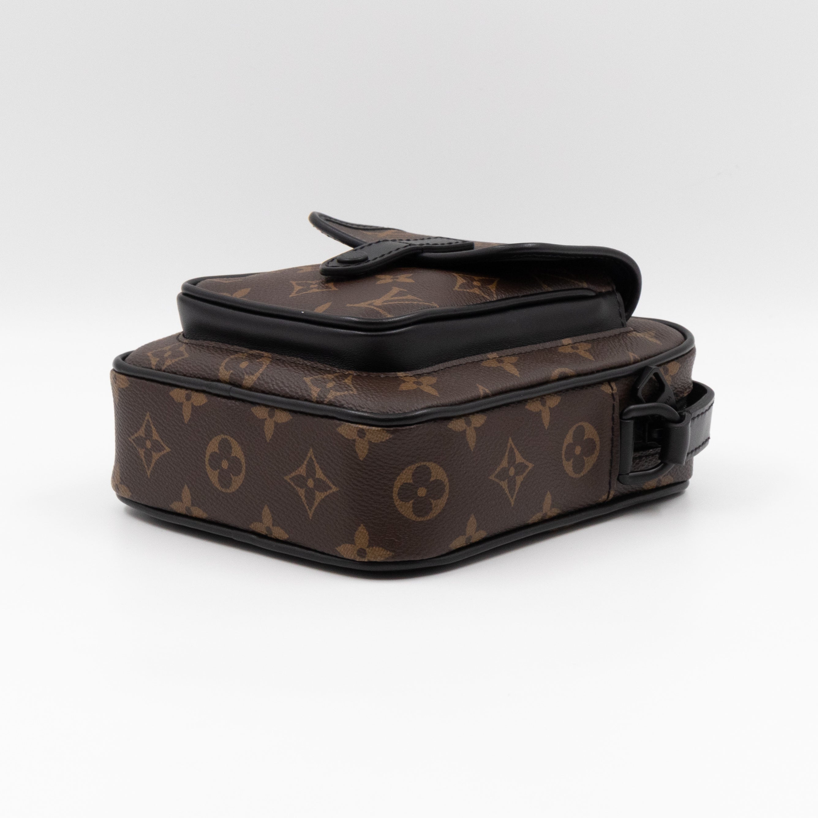 Christopher Wearable Wallet Monogram Black