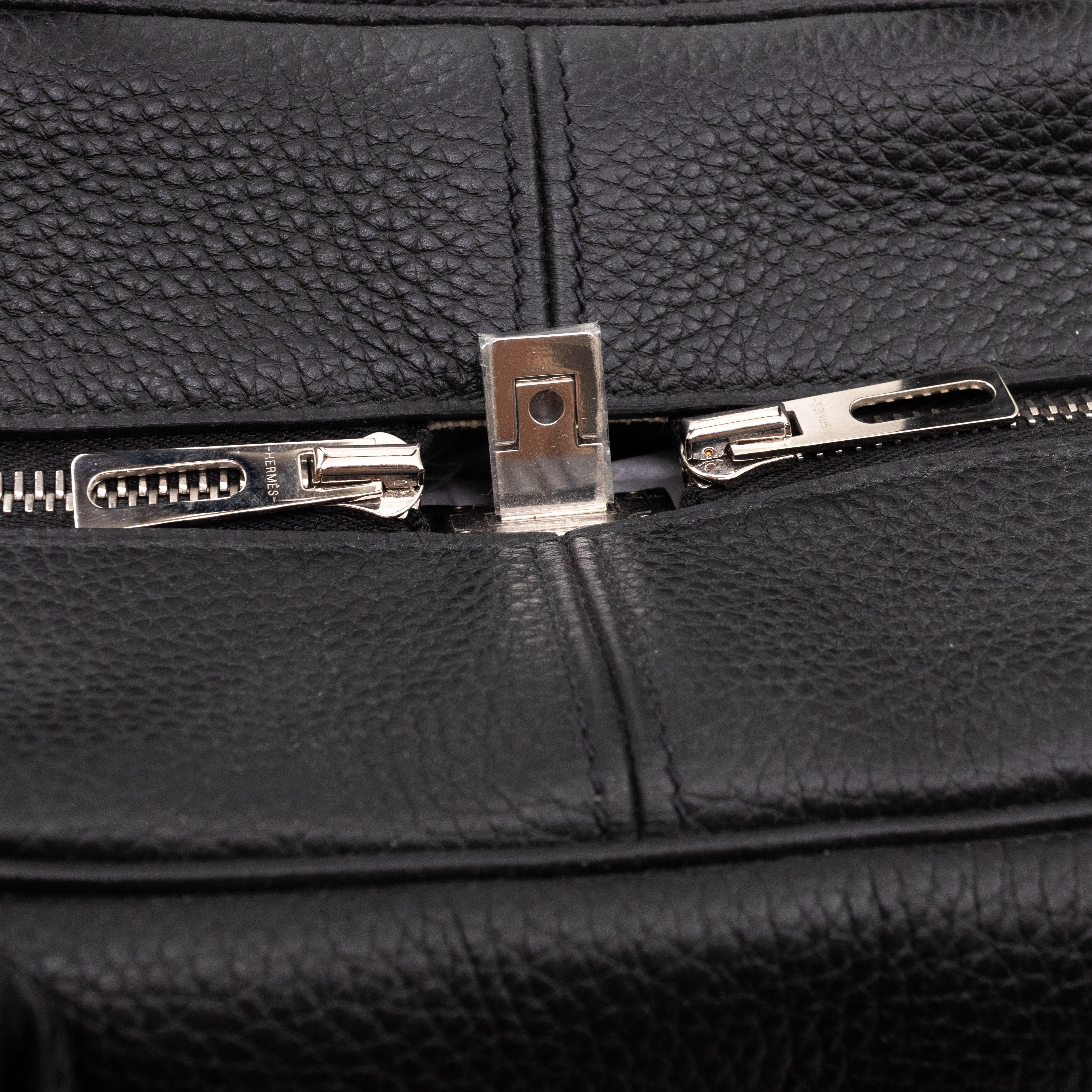 Victoria II 35 Black Leather