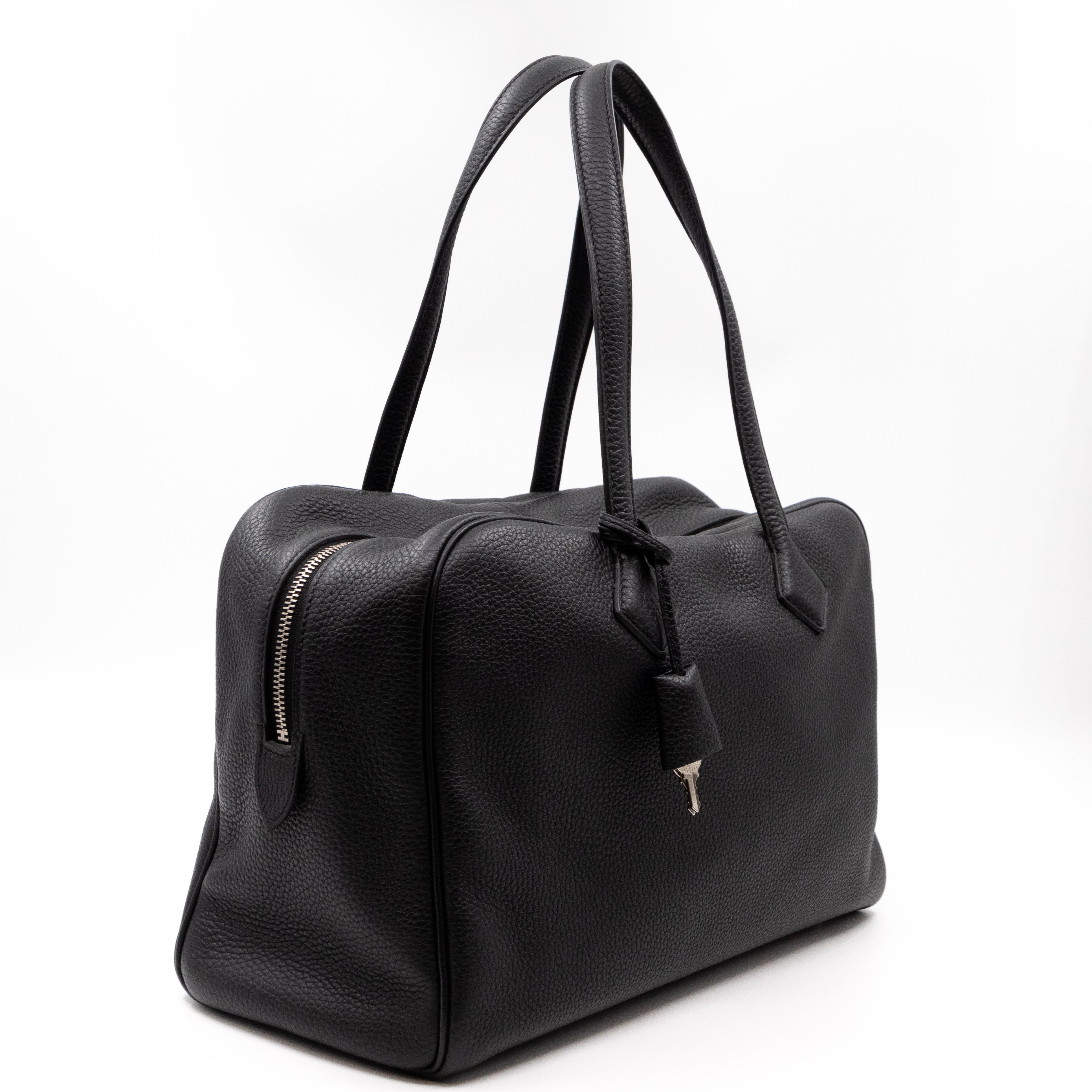 Victoria II 35 Black Leather