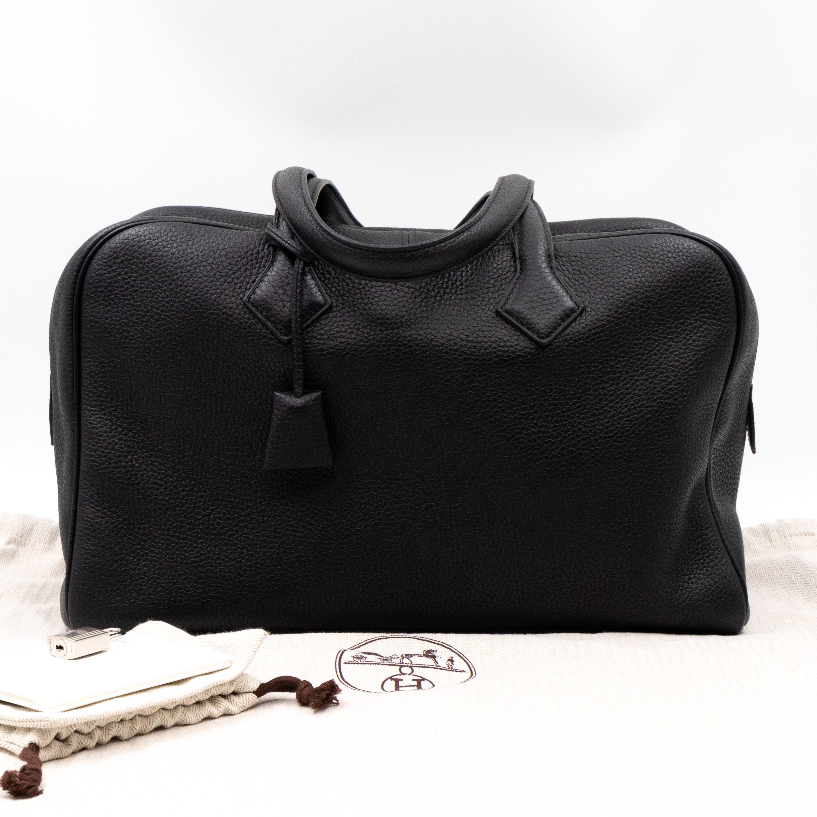 Victoria II 35 Black Leather