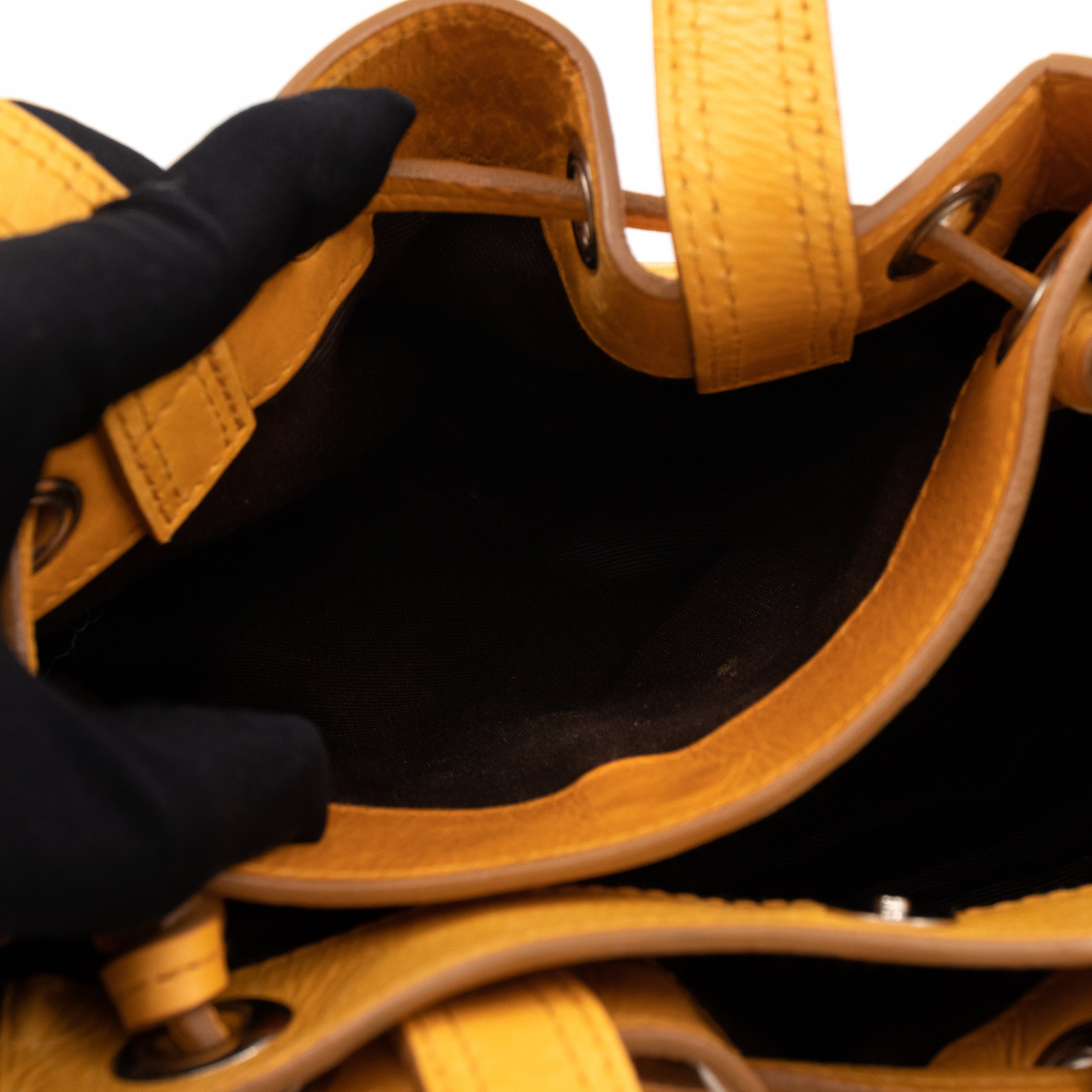 Small Poppy Shoulder Bag Zippers Yellow Antique Leather