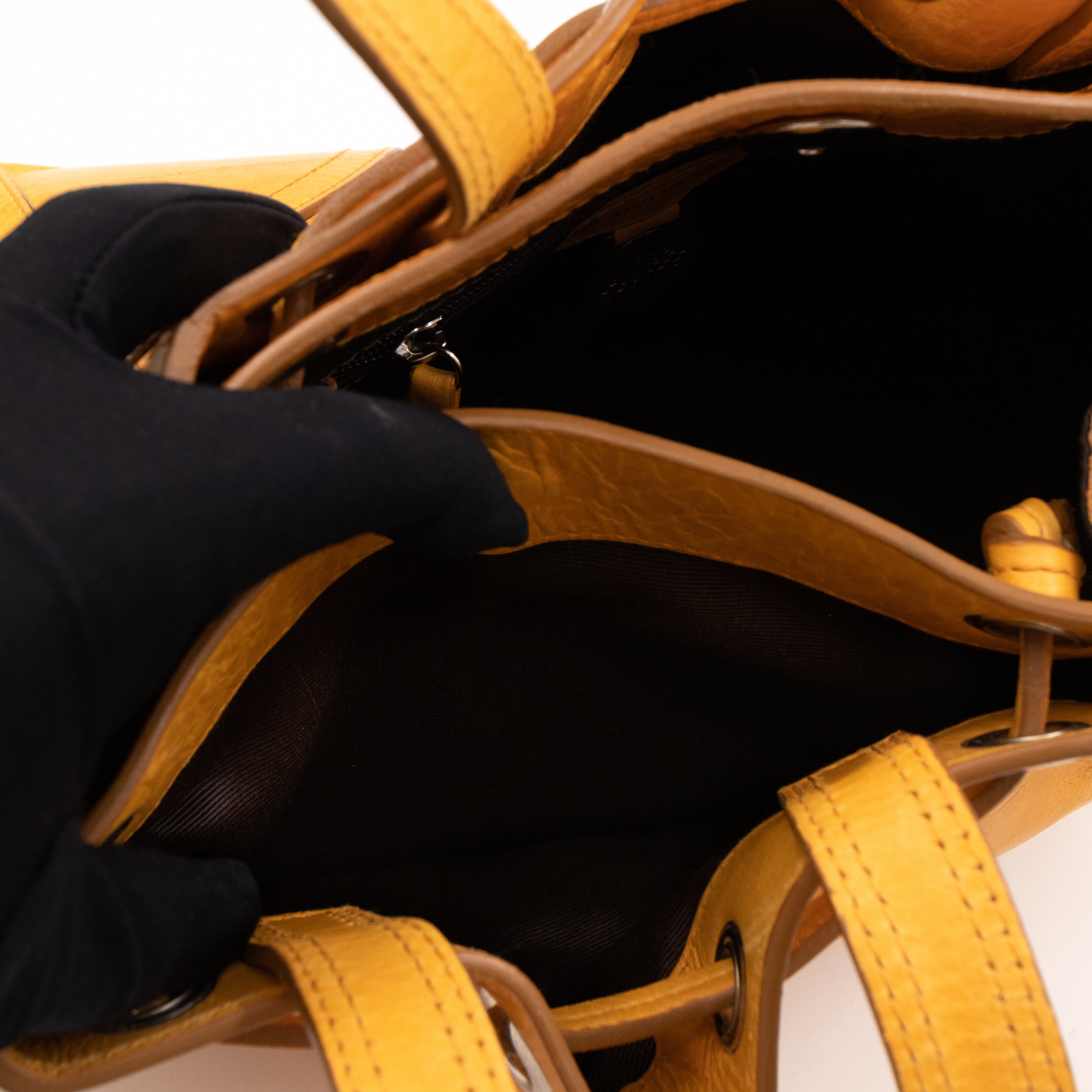 Small Poppy Shoulder Bag Zippers Yellow Antique Leather