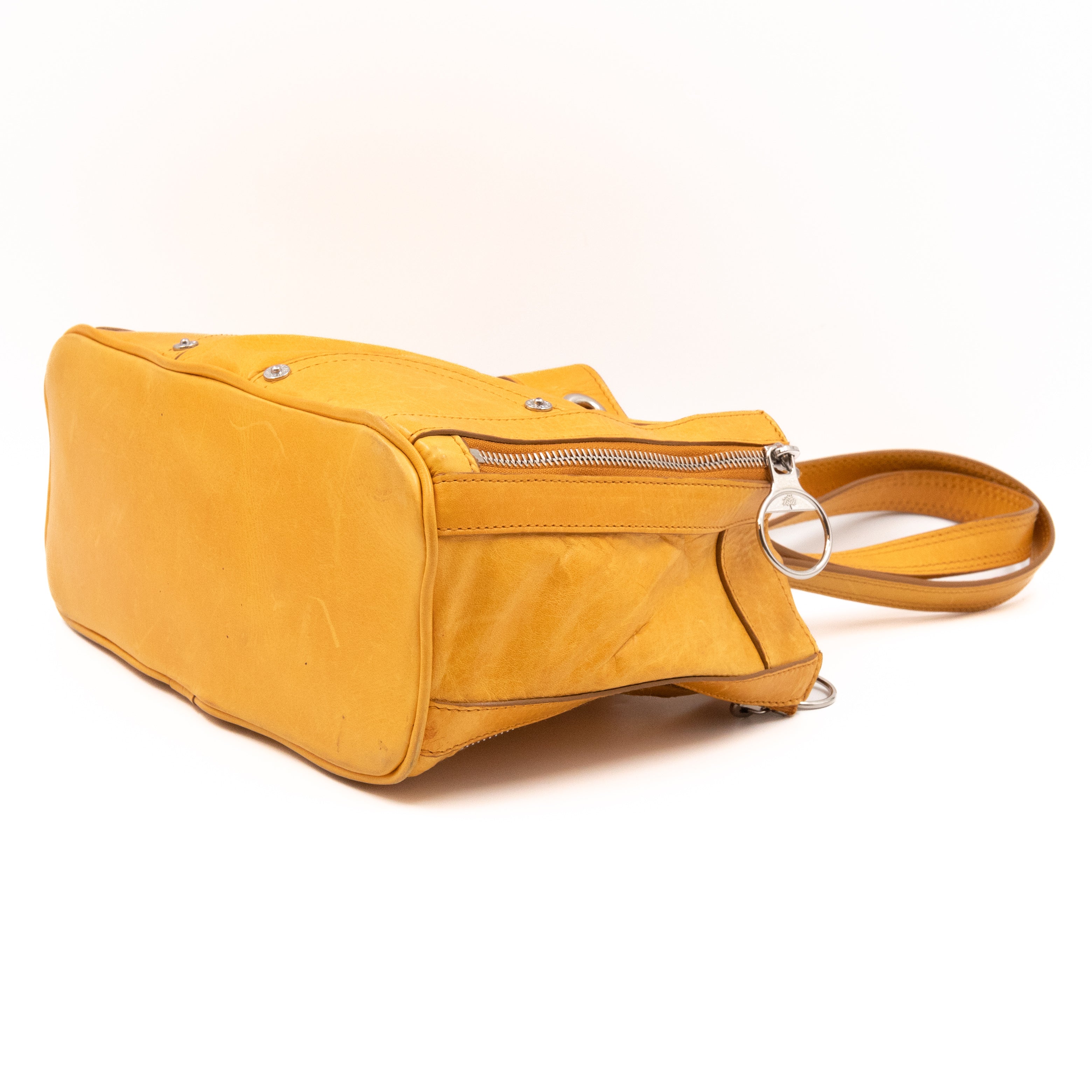 Small Poppy Shoulder Bag Zippers Yellow Antique Leather