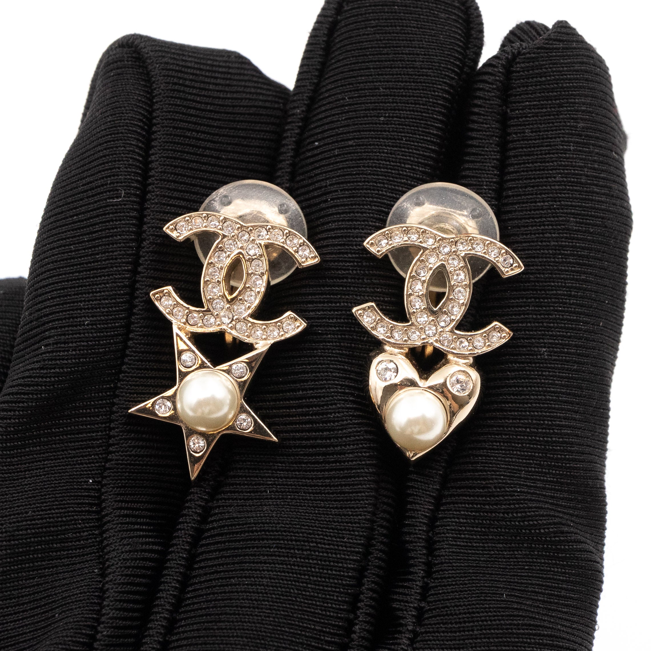 CC Charming Winter Earrings