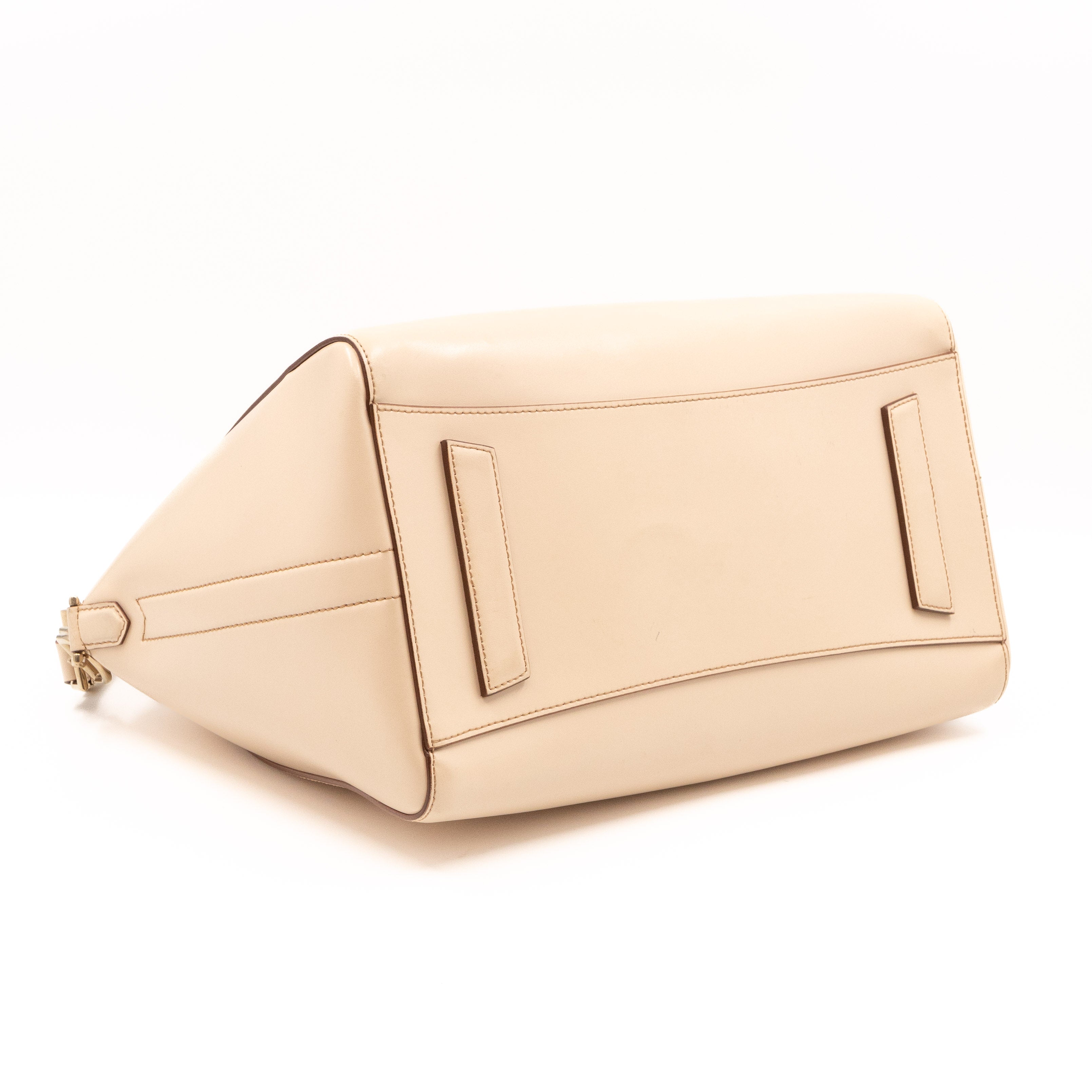 Antigona Medium Beige Leather