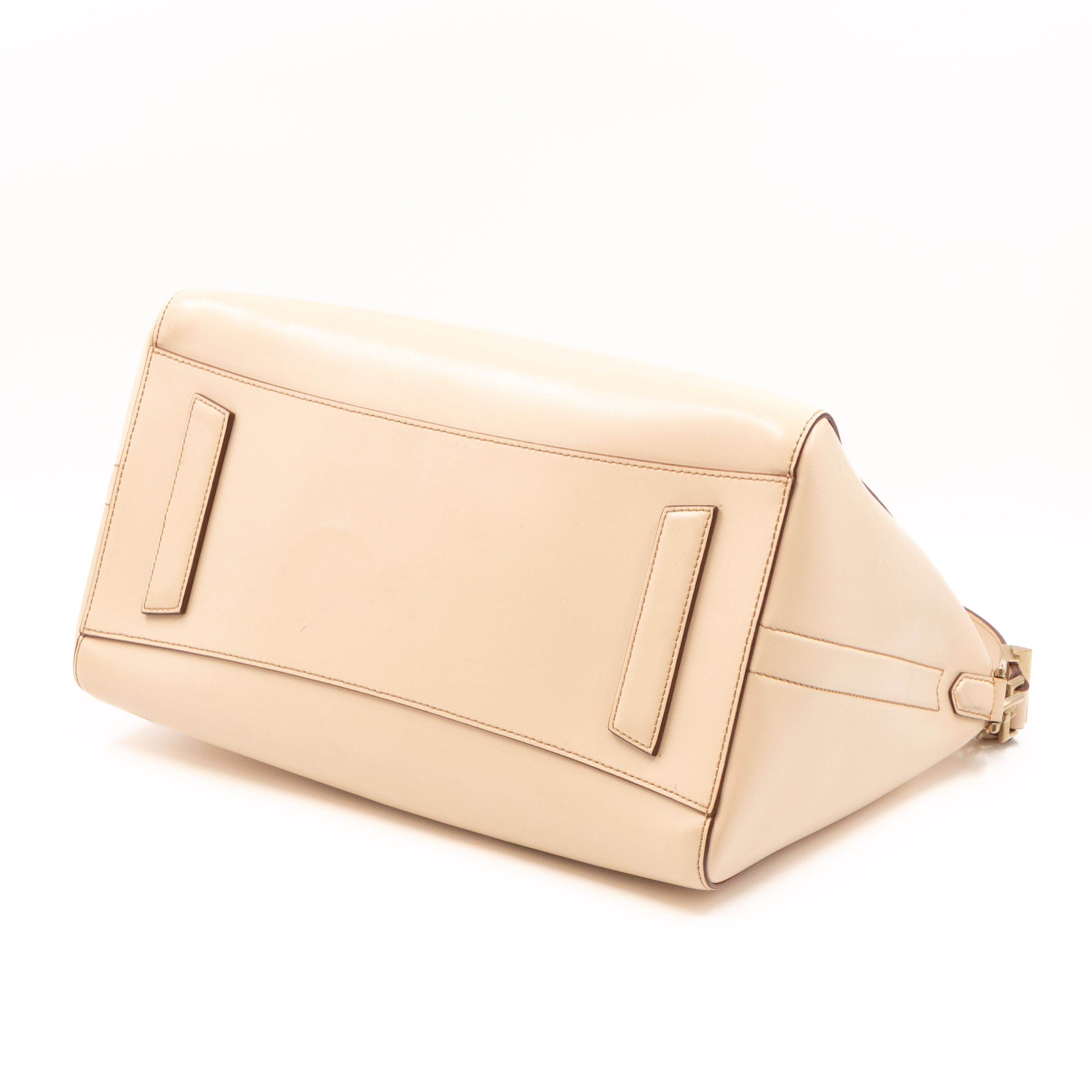 Antigona Medium Beige Leather