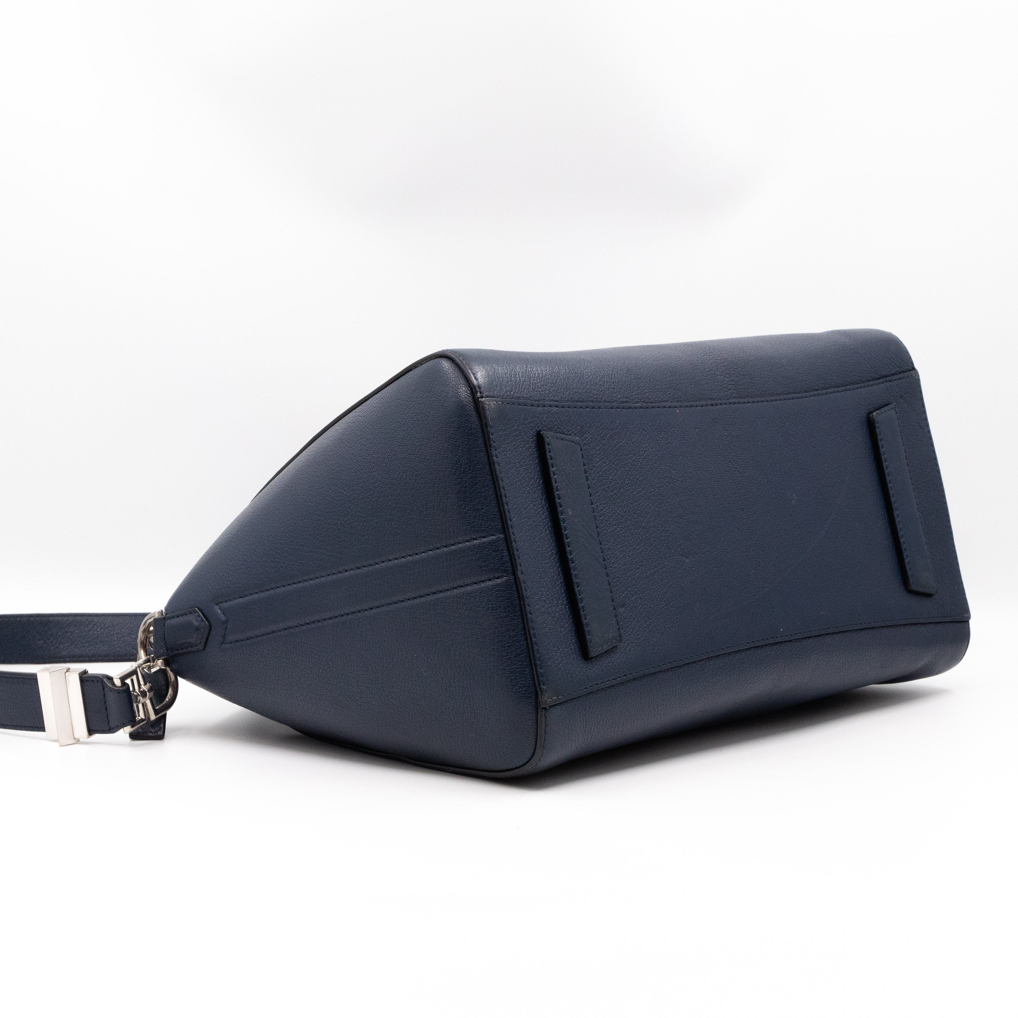 Antigona Medium Night Blue Leather