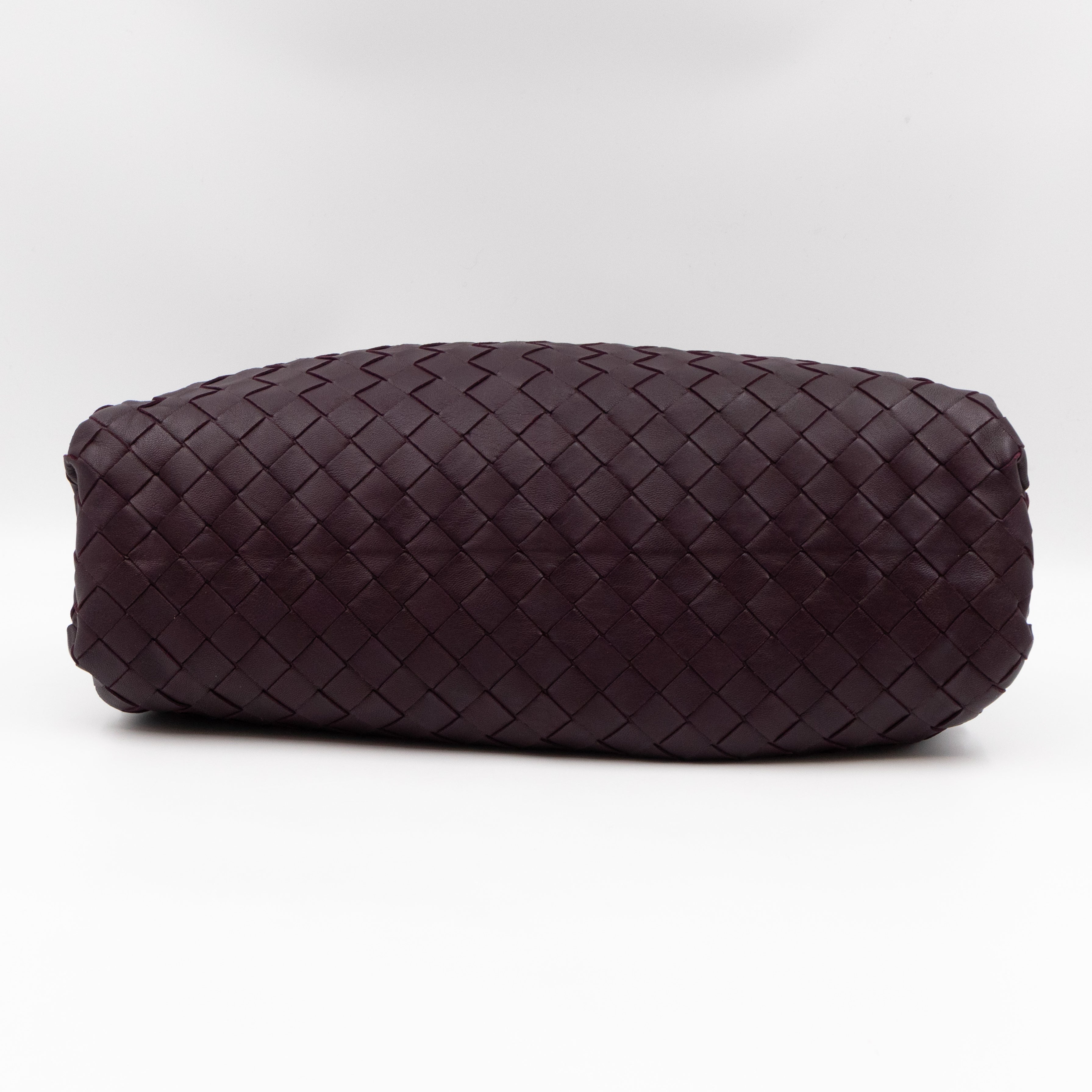 The Pouch Clutch Intrecciato Leather Purple