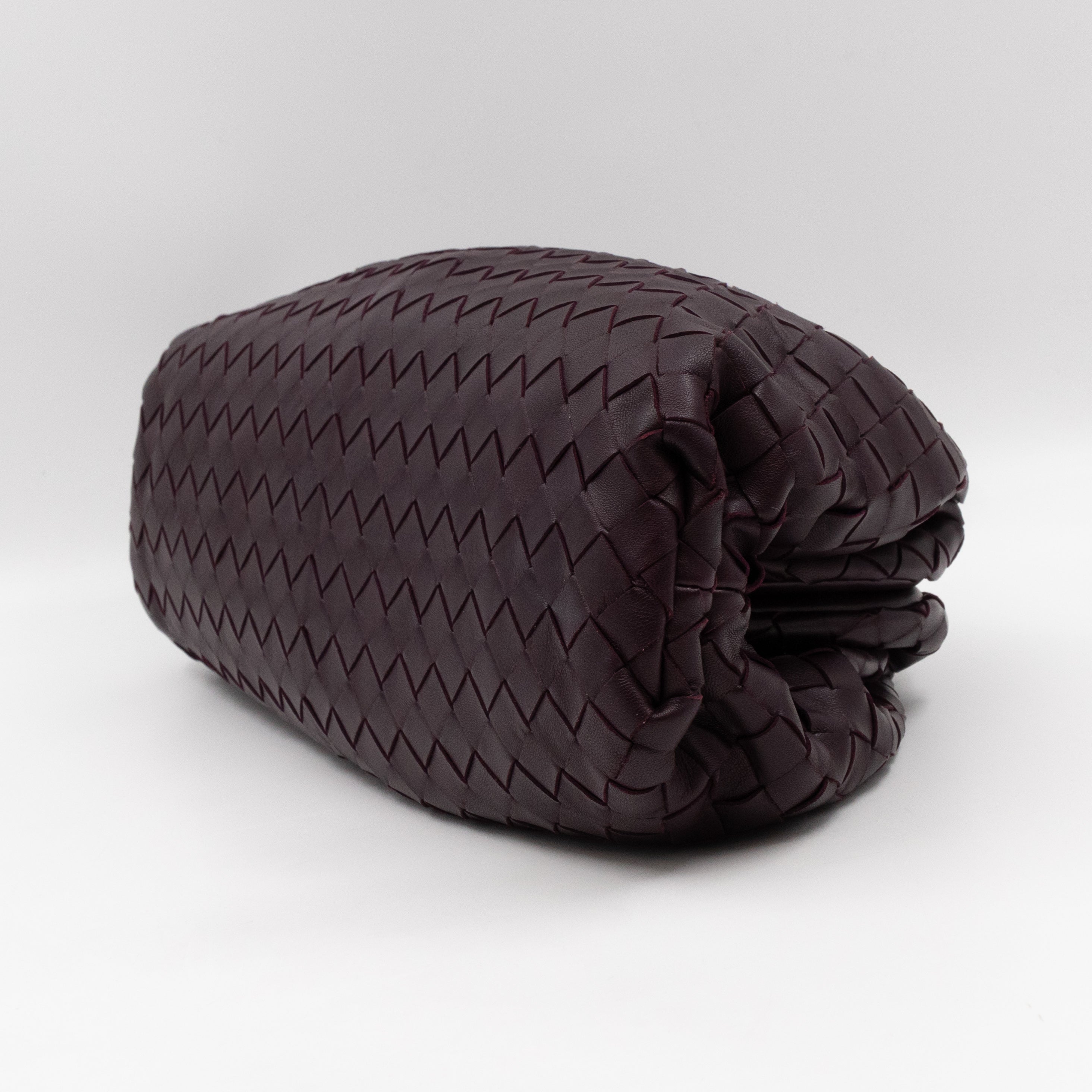The Pouch Clutch Intrecciato Leather Purple