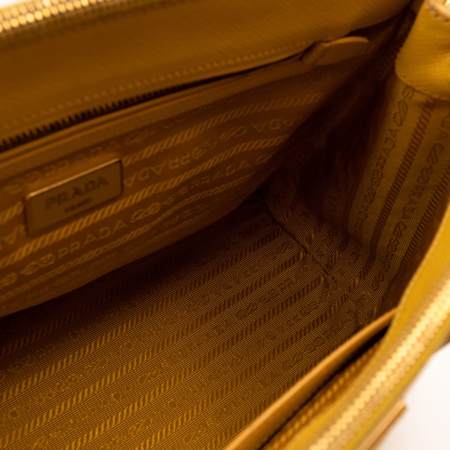 Galleria Medium Double Zip Yellow Saffiano
