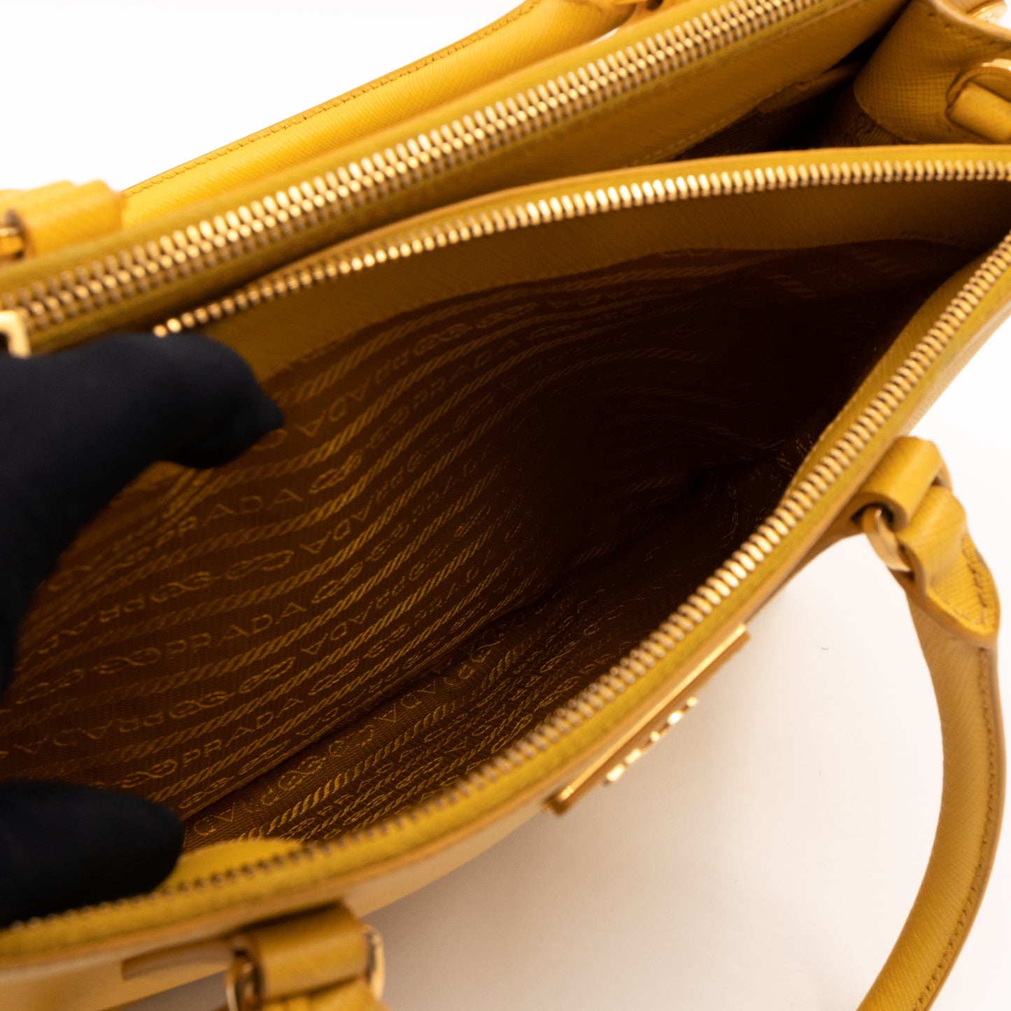 Galleria Medium Double Zip Yellow Saffiano