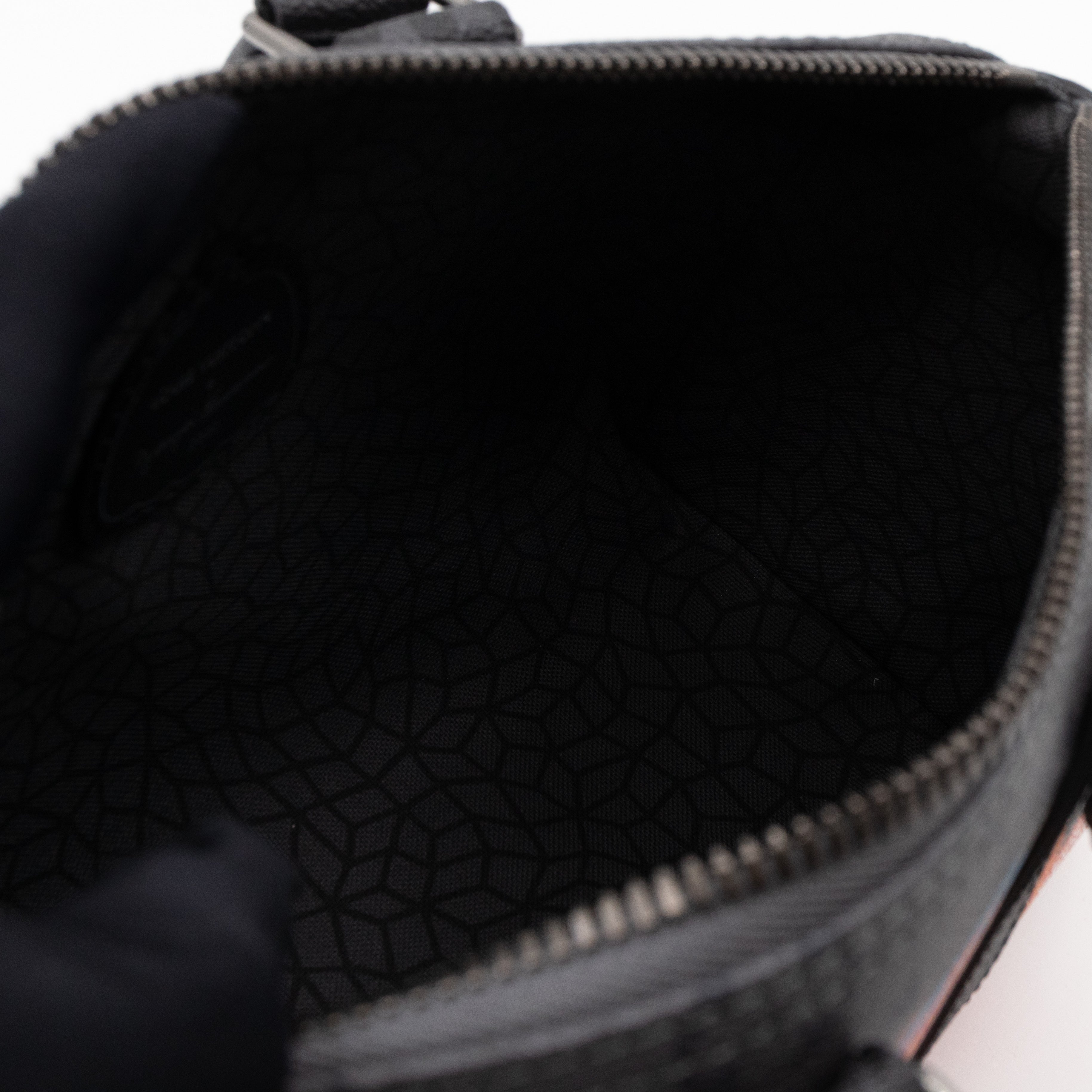 Keepall 25 Bandouliere LV x YK Monogram Eclipse Reverse Pumpkin