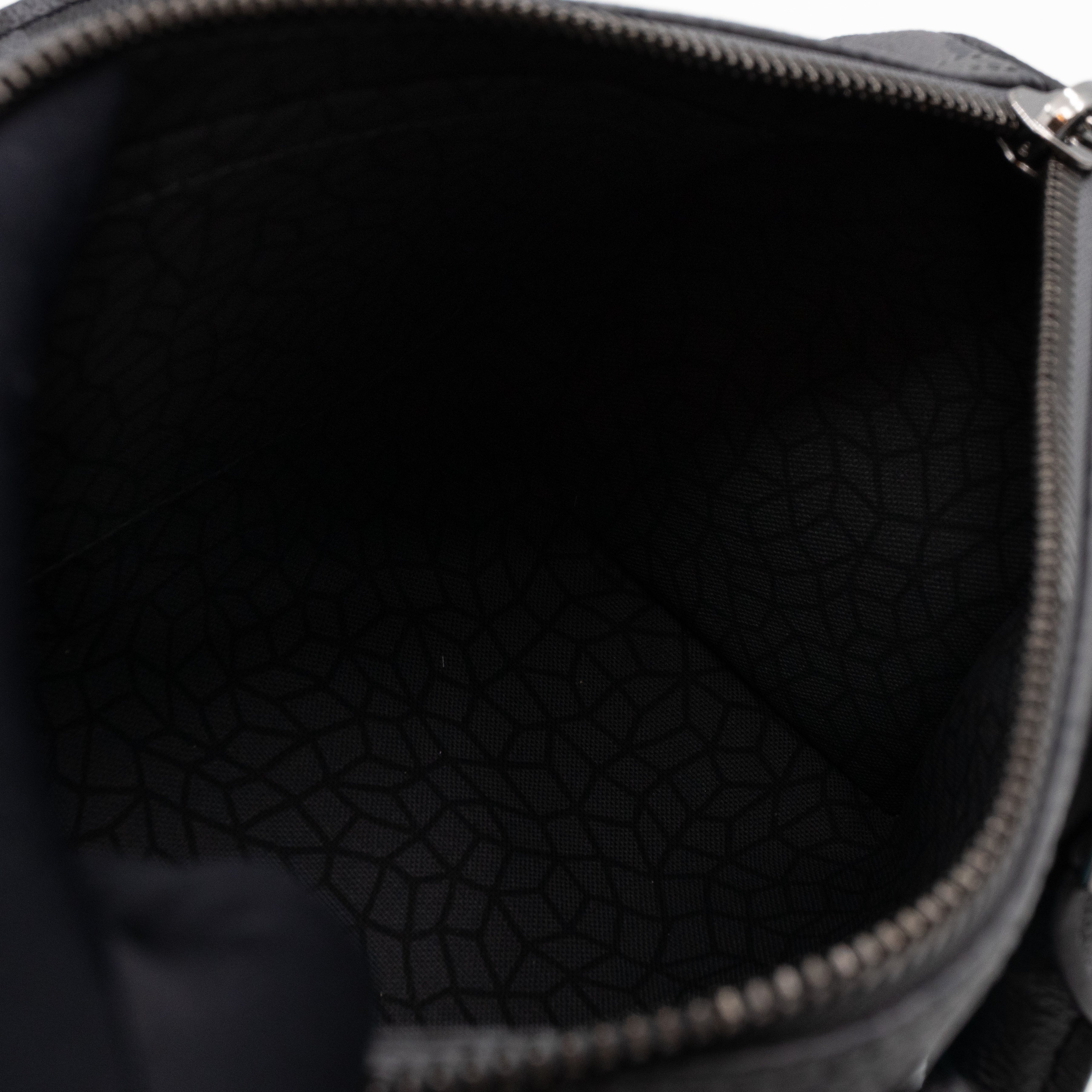 Keepall 25 Bandouliere LV x YK Monogram Eclipse Reverse Pumpkin