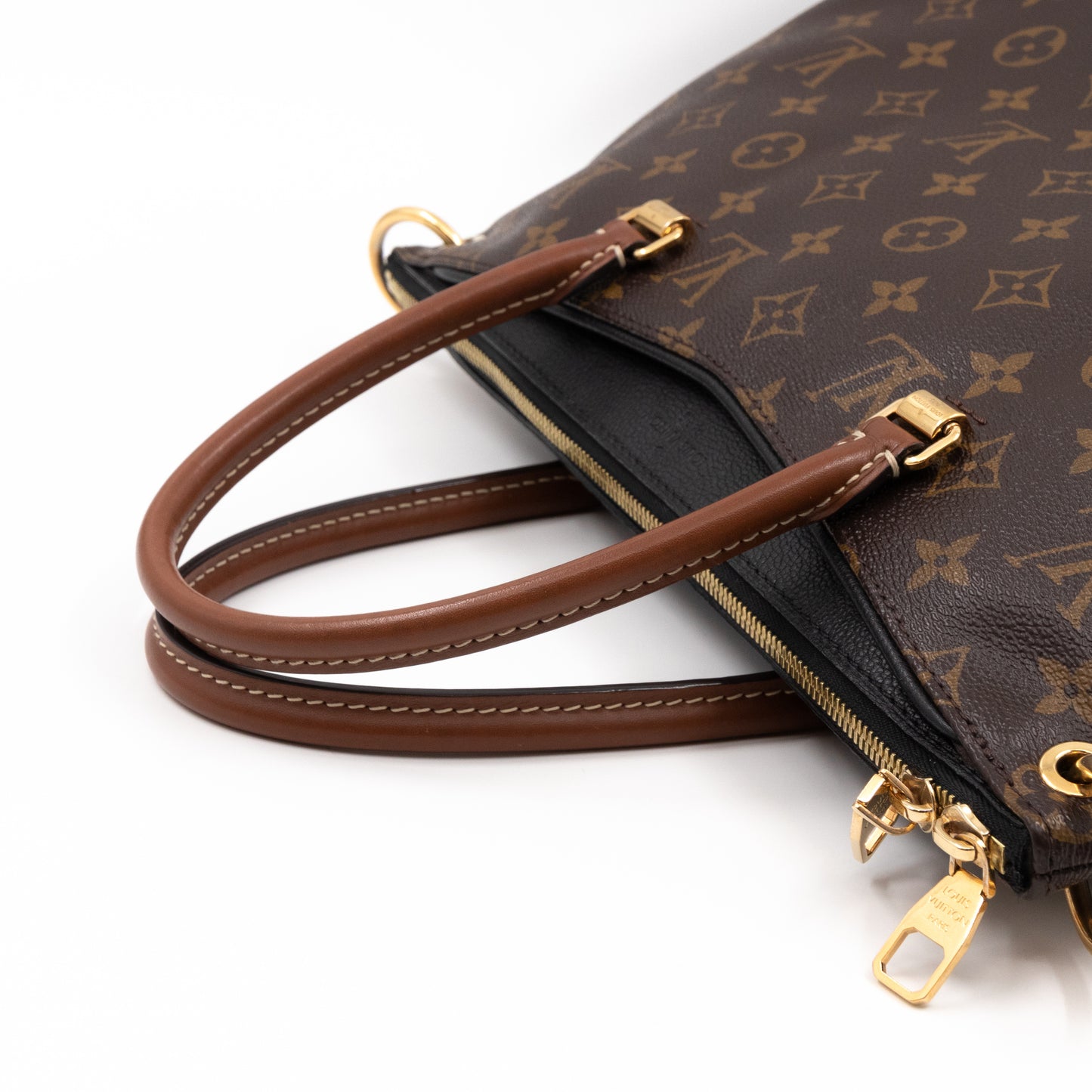 Pallas Monogram Black
