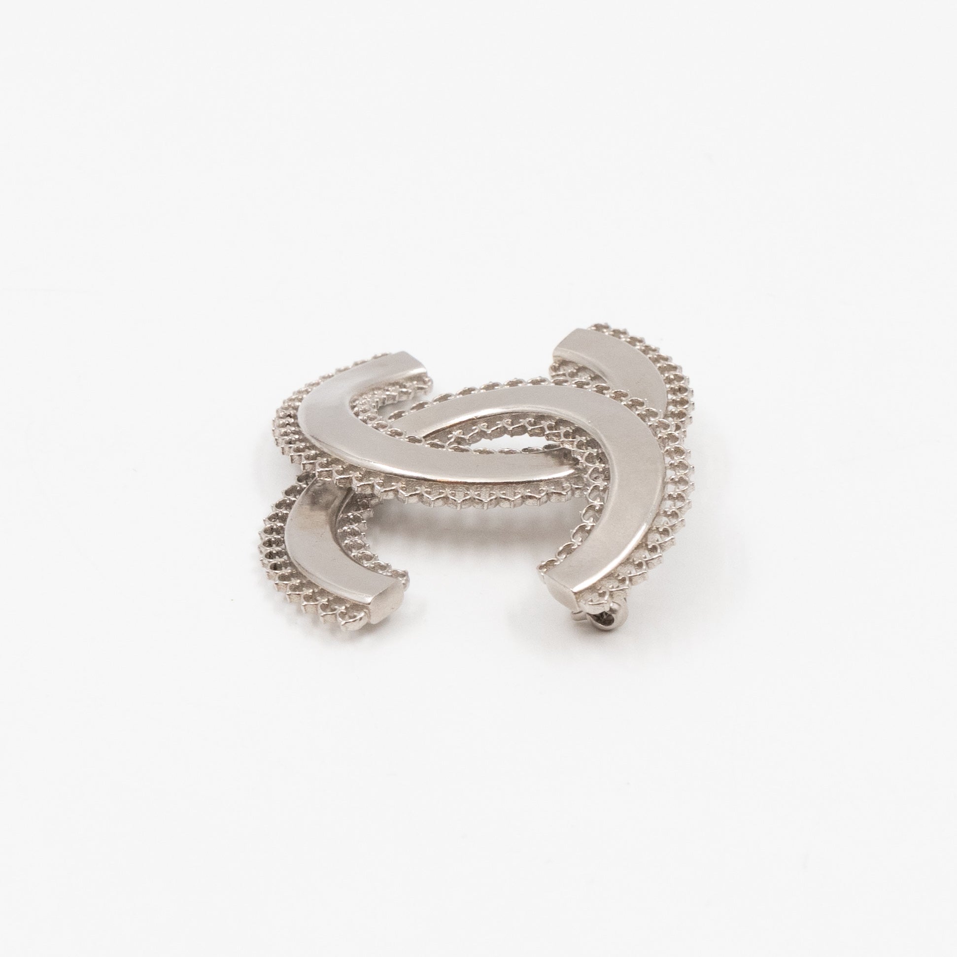 CC Brooch Scalloped Matte Silver