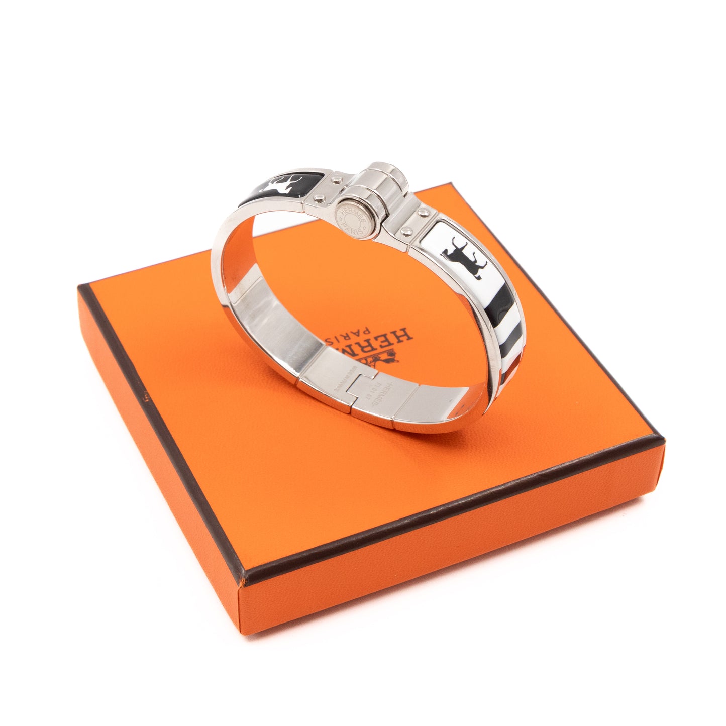 Enamel Hinged Bracelet Positif Negatif