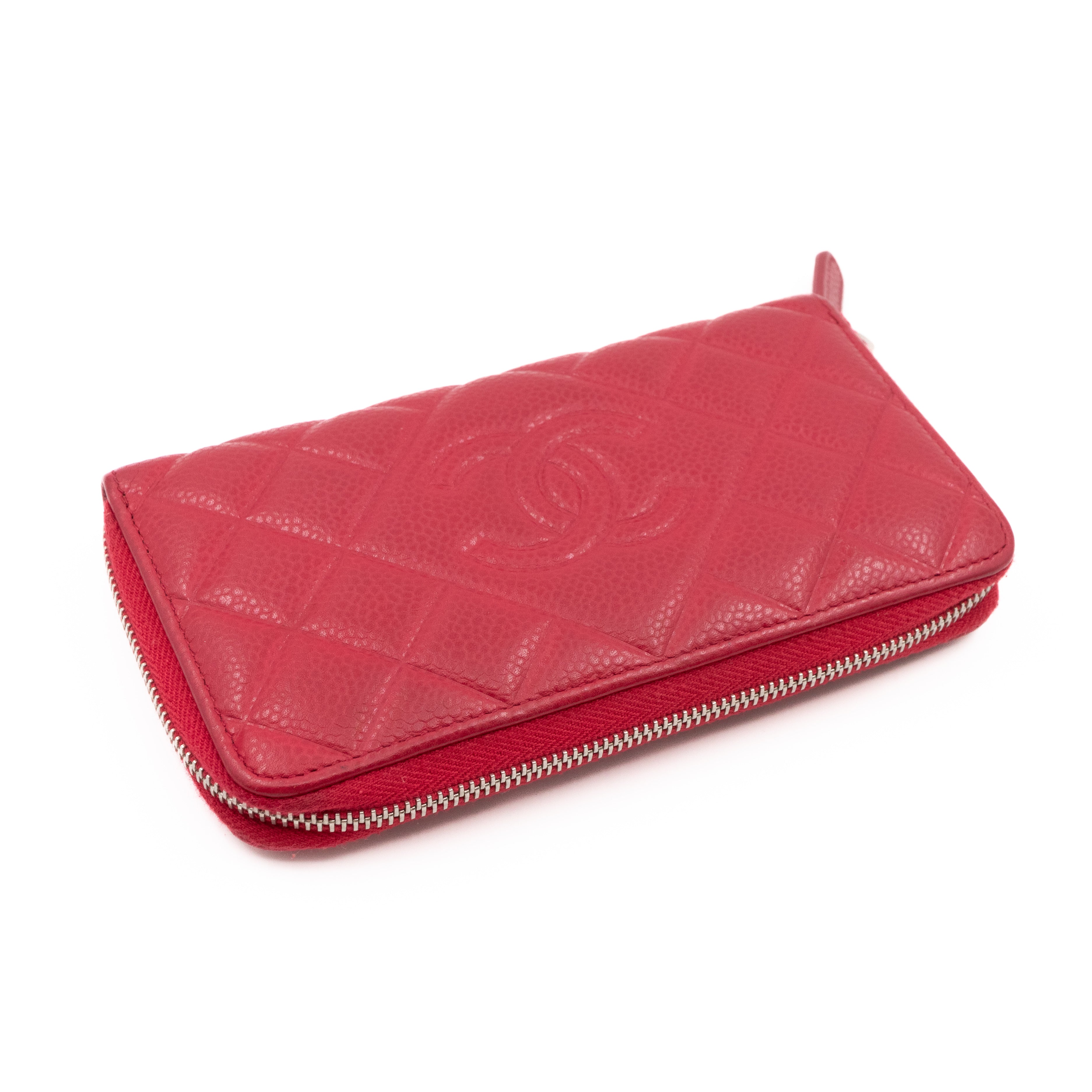 Medium Zipped Wallet Red Caviar Leather