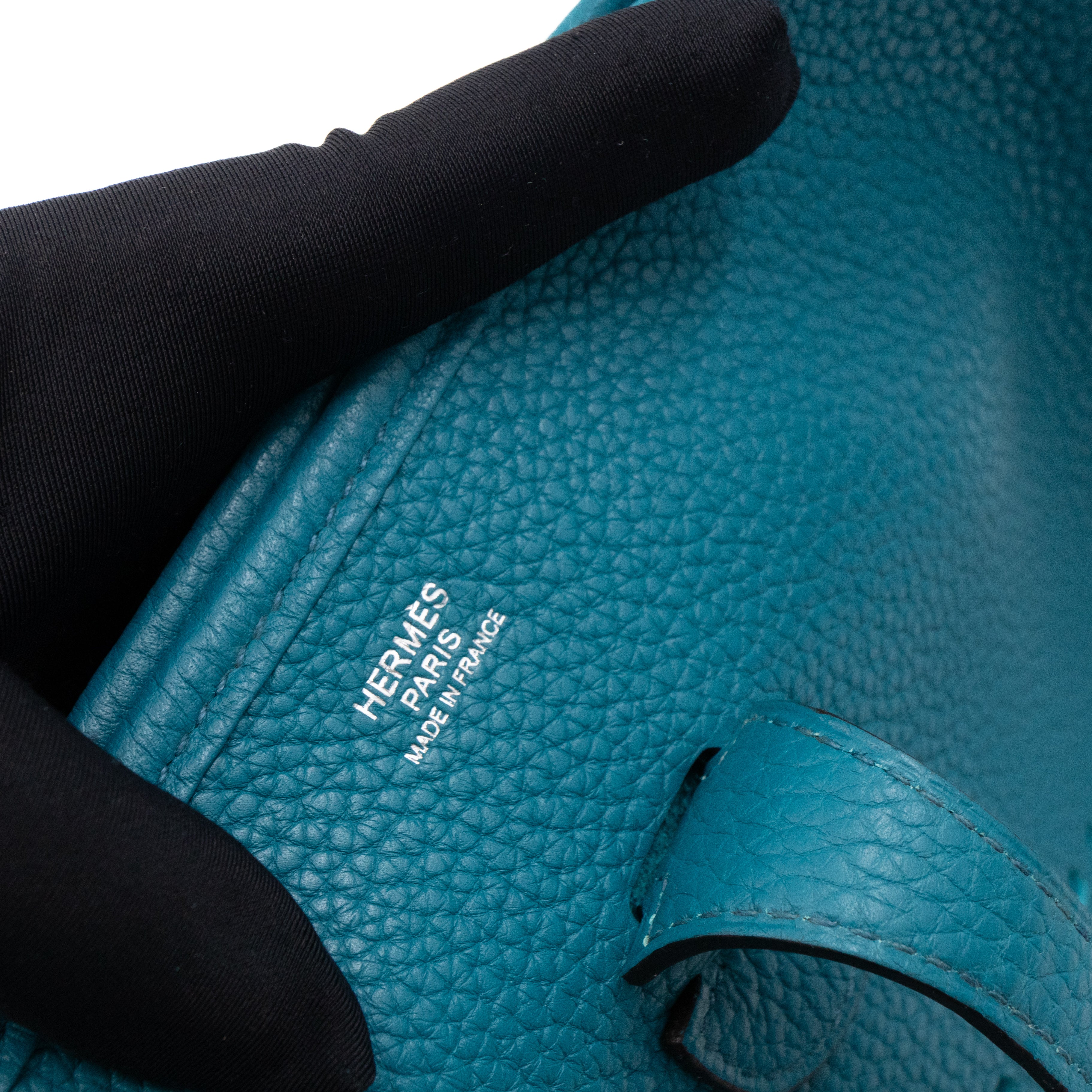 Evelyne III 29 Colvert Turquoise Leather