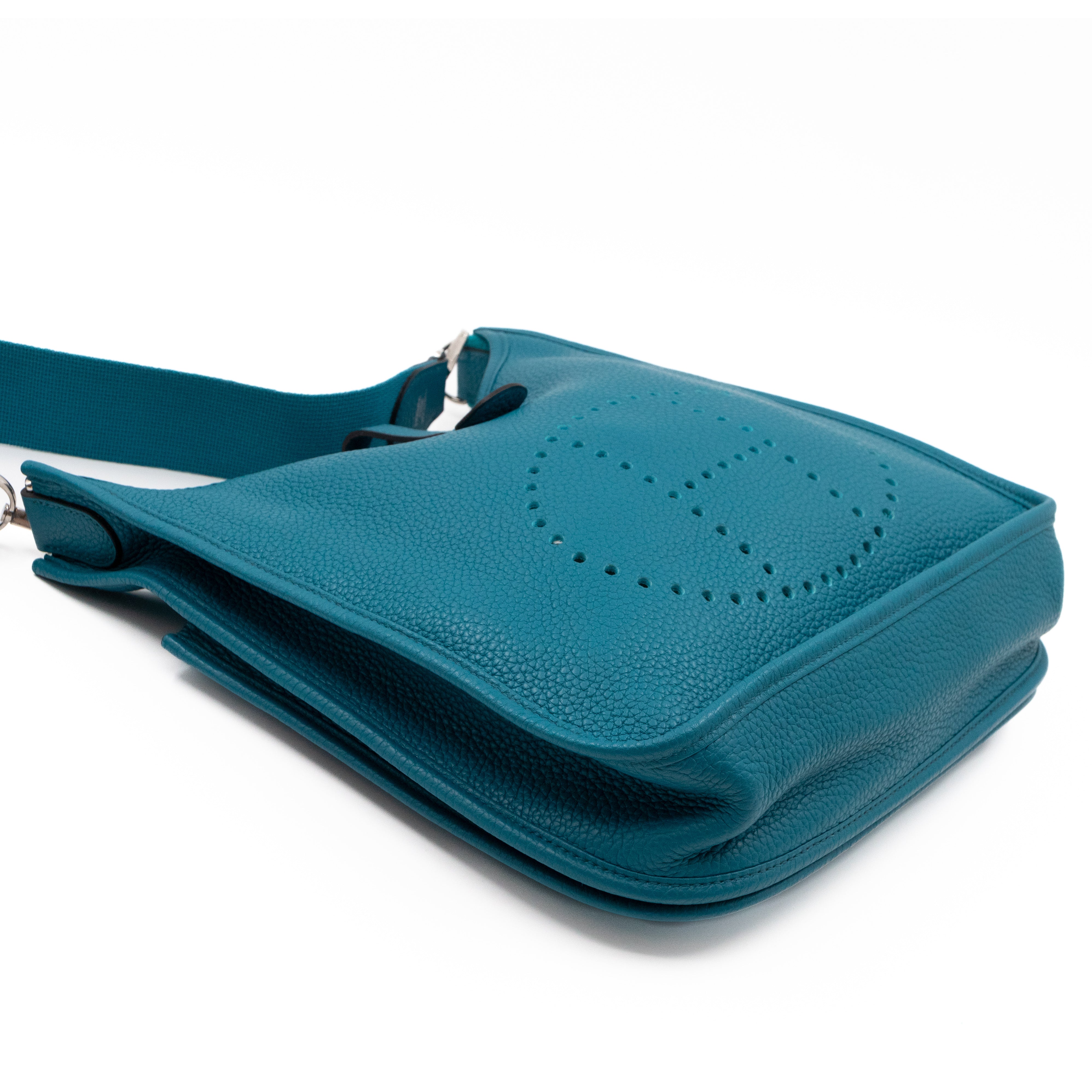 Evelyne III 29 Colvert Turquoise Leather