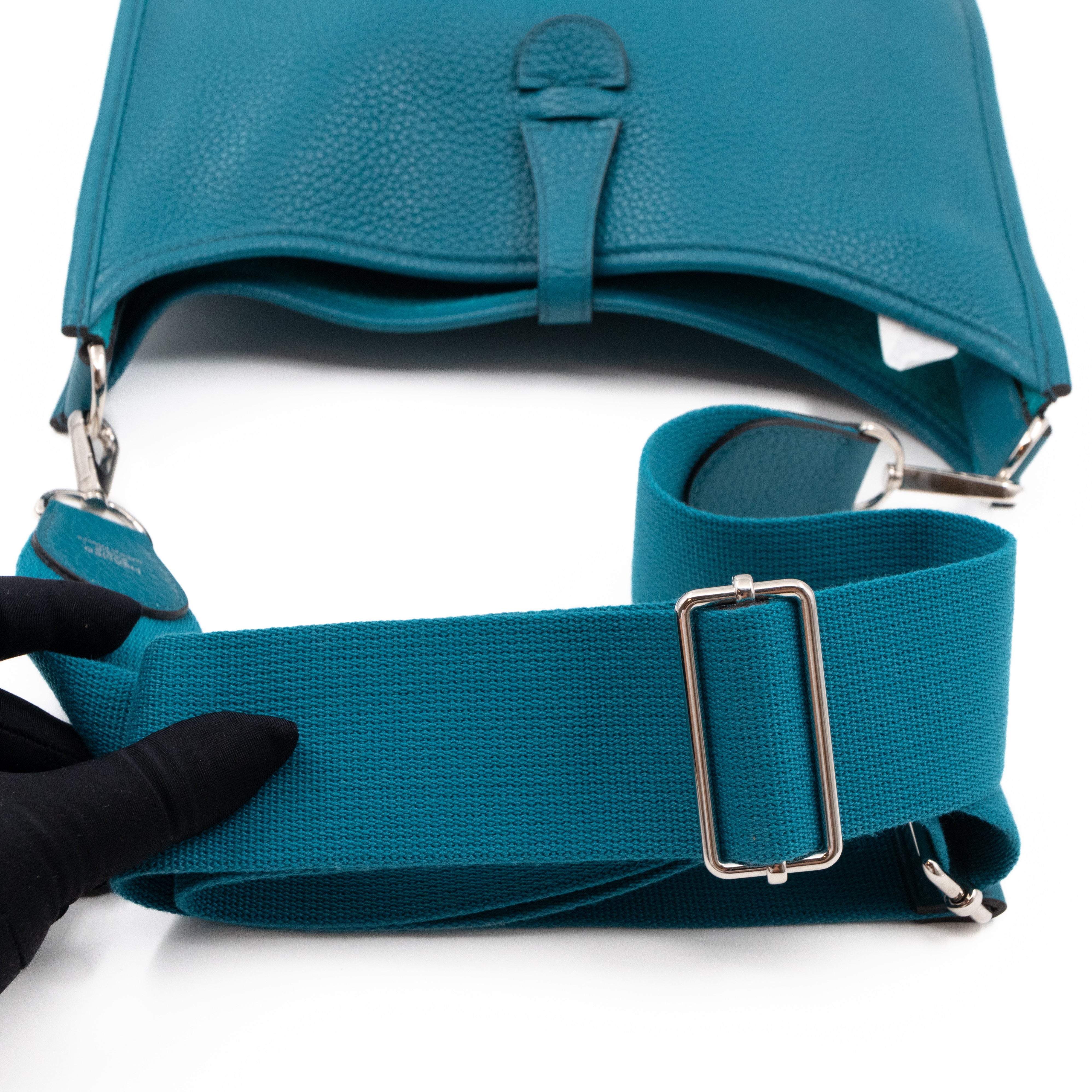 Evelyne III 29 Colvert Turquoise Leather