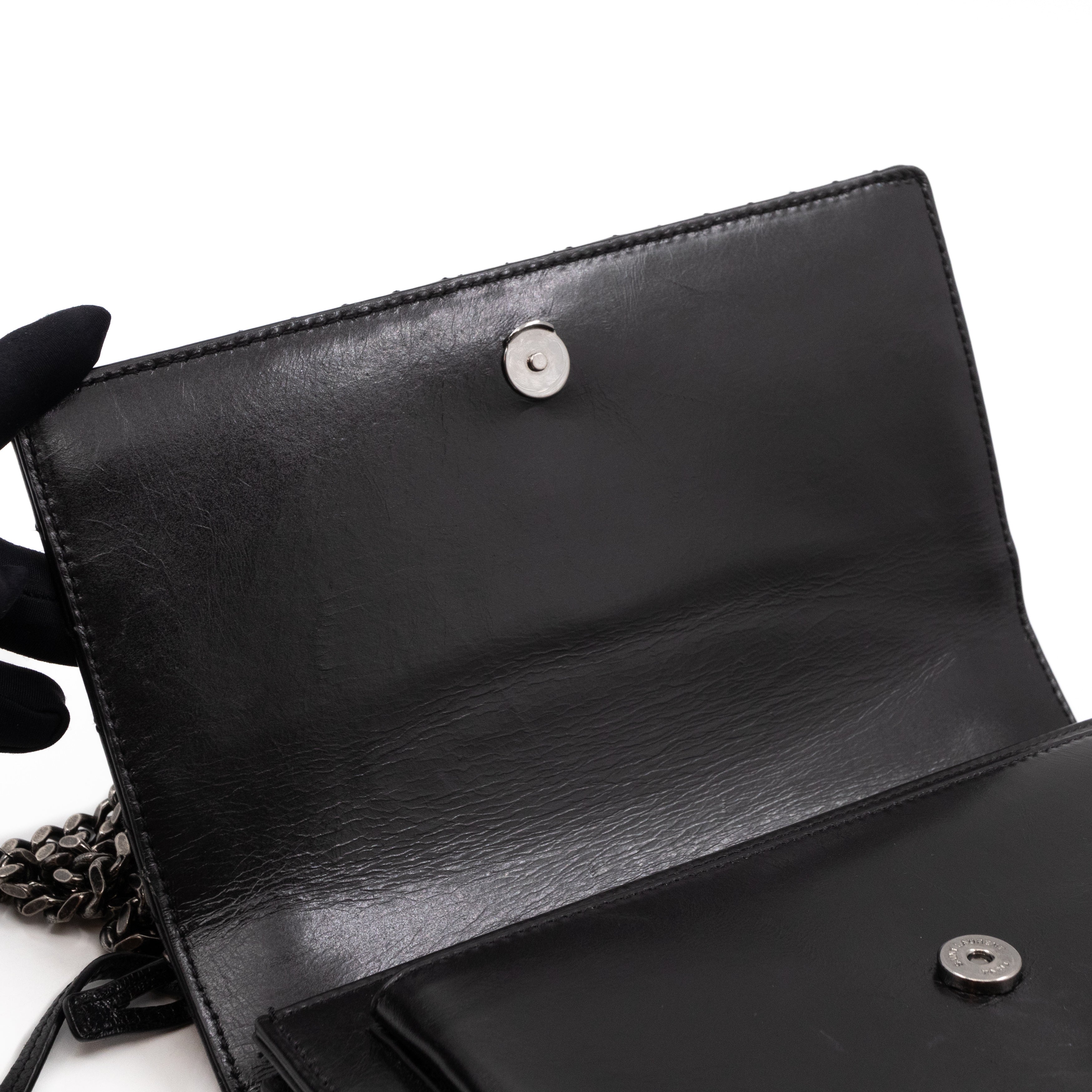 Sunset Medium Chevron Black Leather