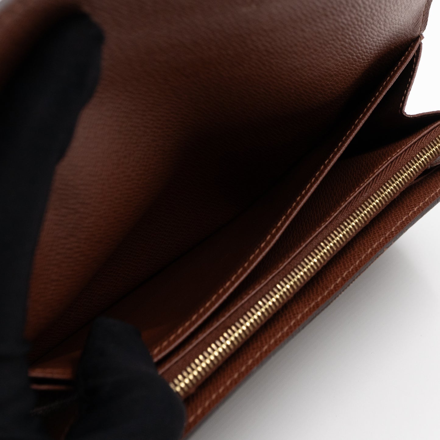 Sarah Wallet Monogram Brown