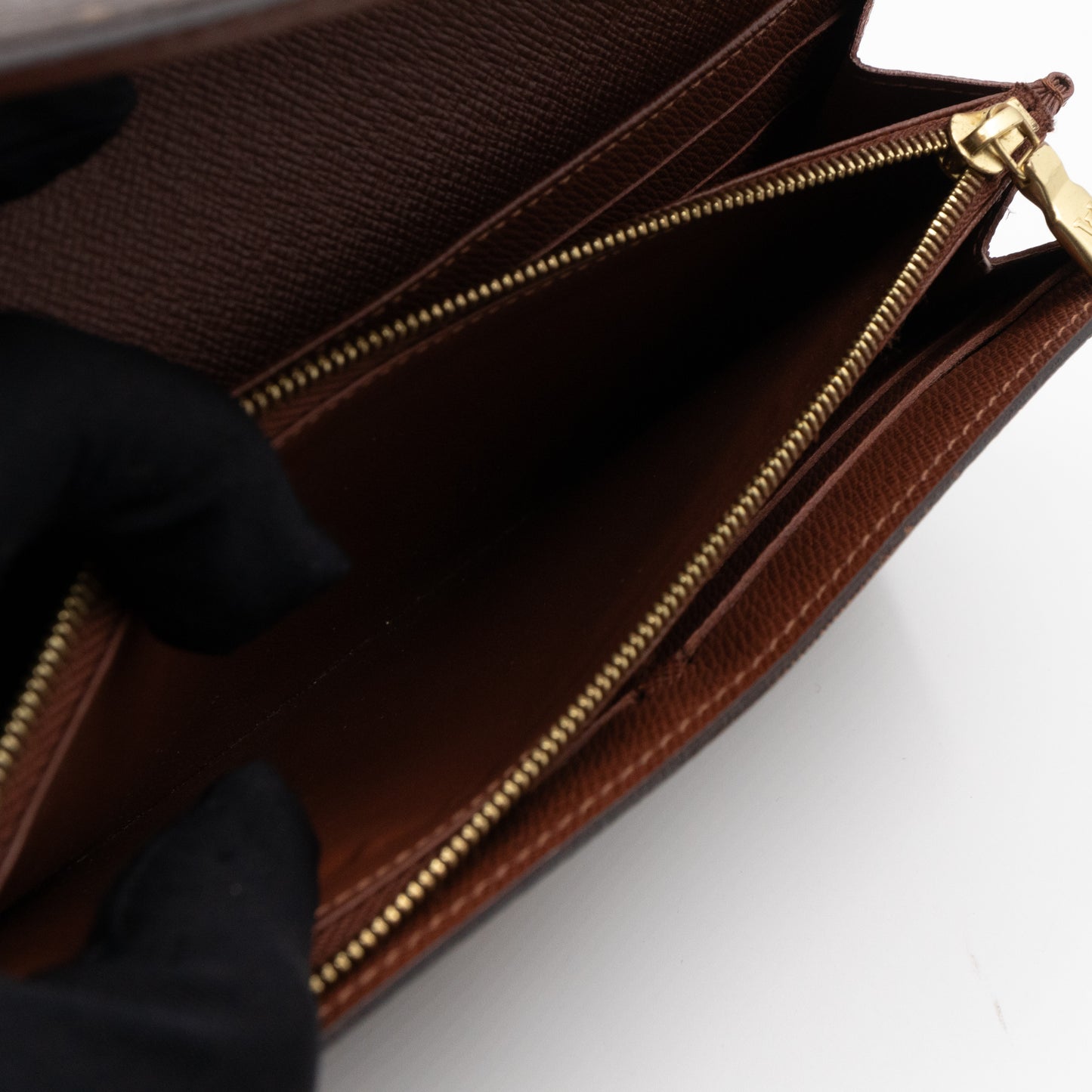 Sarah Wallet Monogram Brown