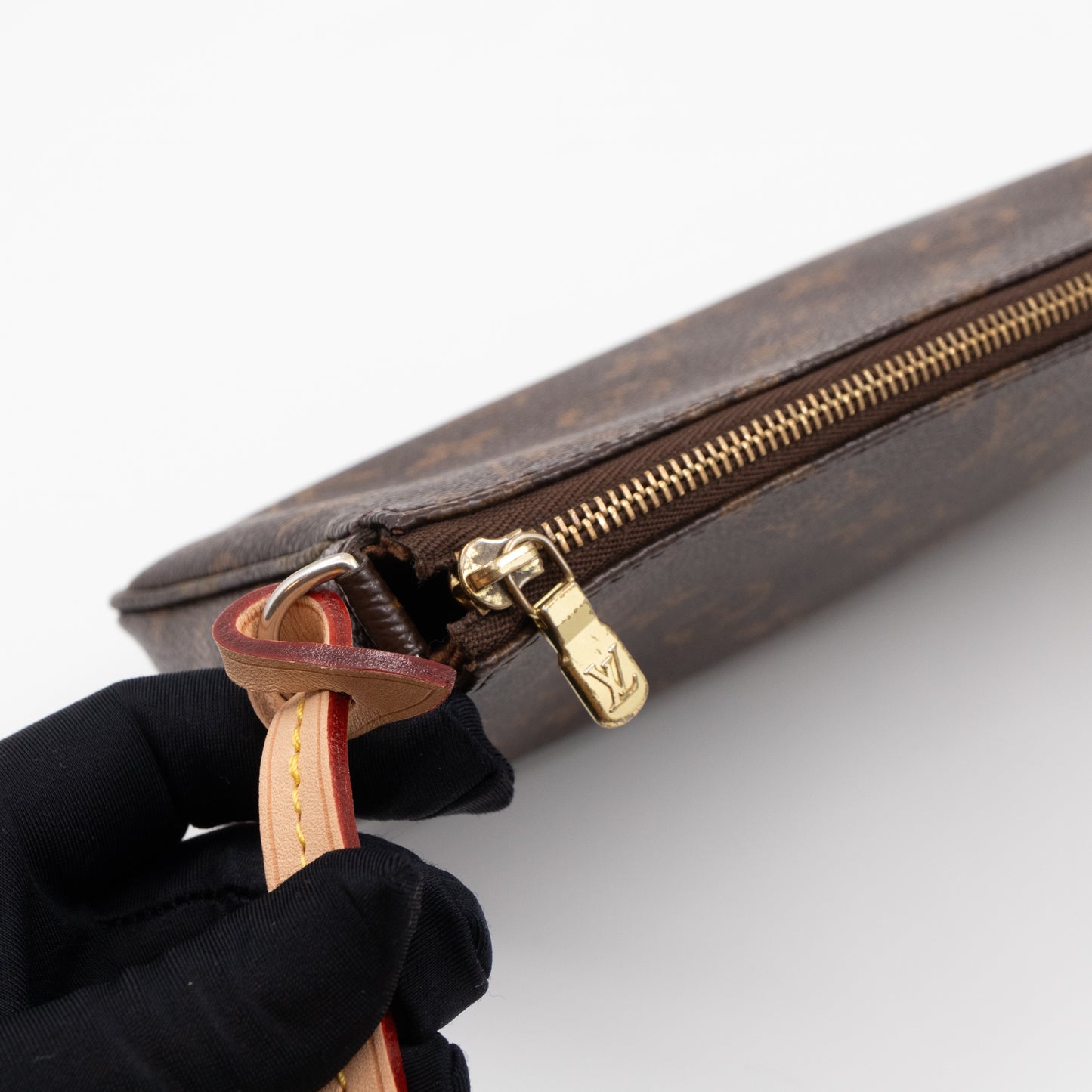 Pochette Accessoires Monogram