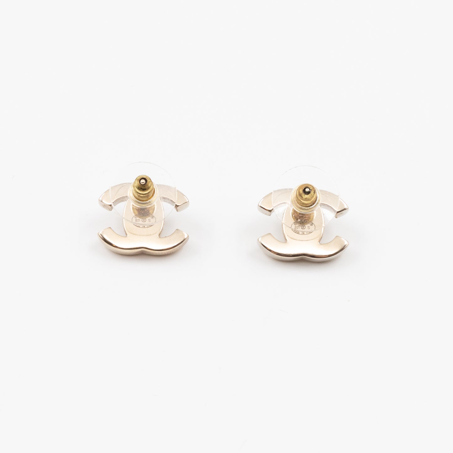 CC Turn-Lock Earrings Light Gold
