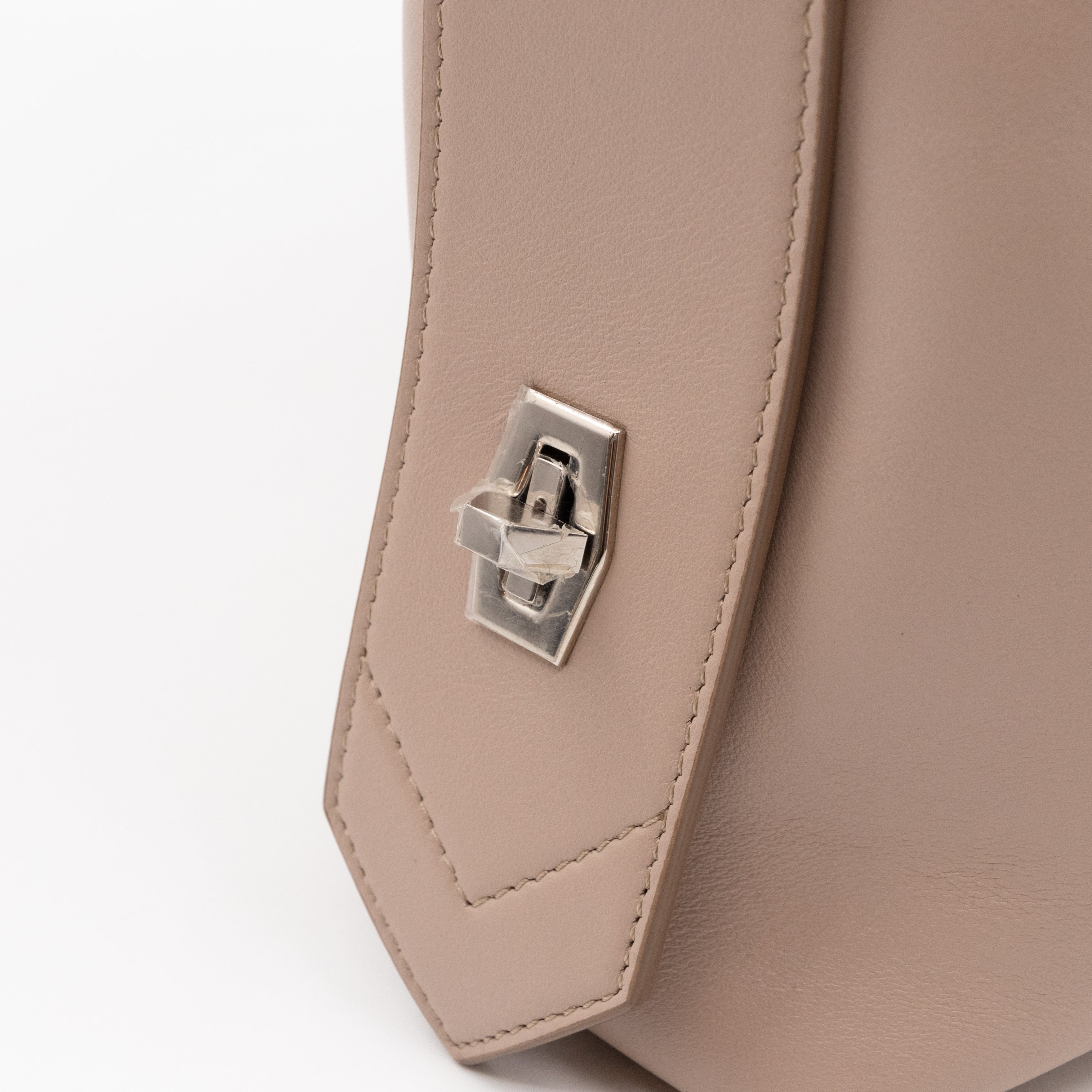 Antigona Soft Bag Medium Dune Leather
