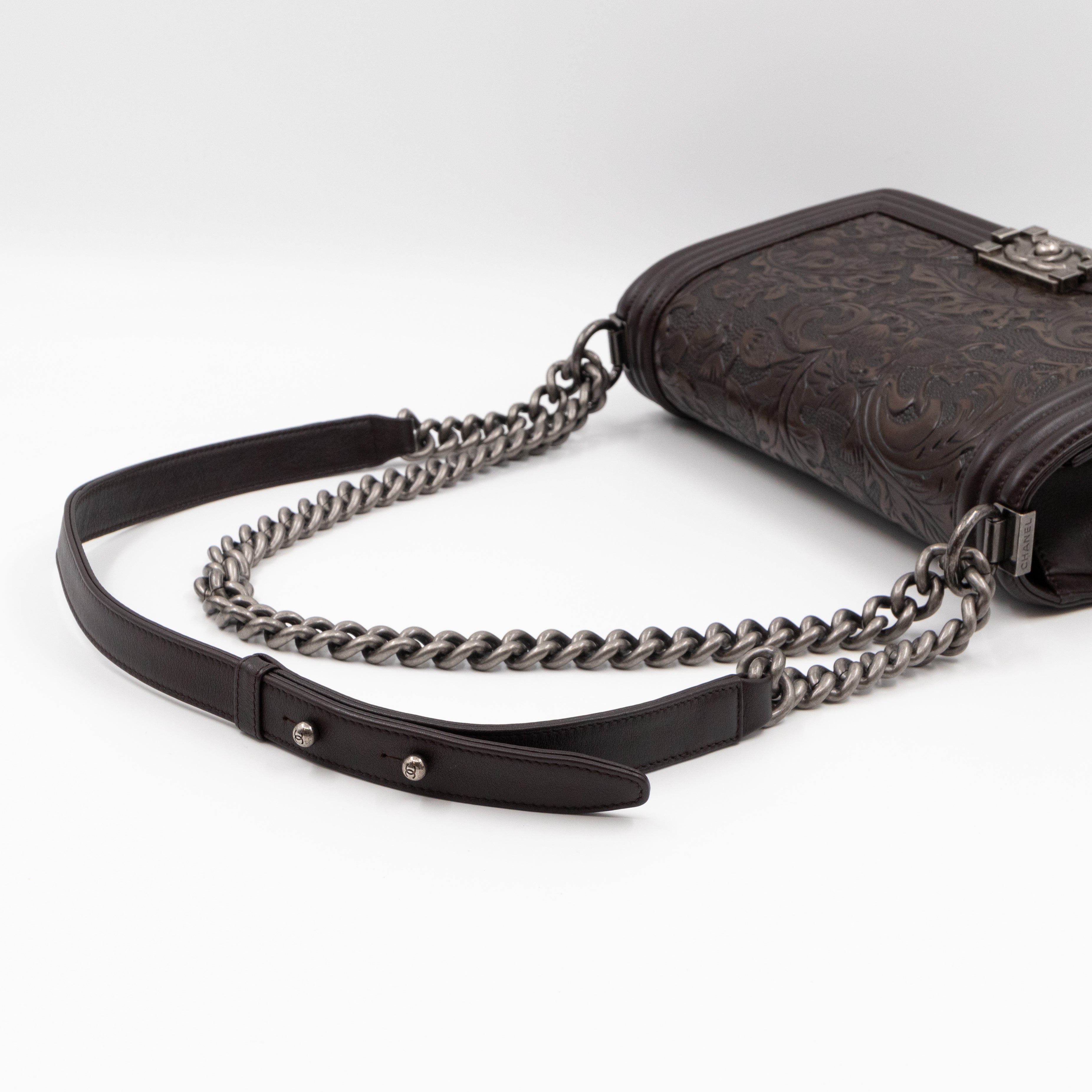 Cordoba Boy Bag Medium Dallas Paris Brown Engraved Leather