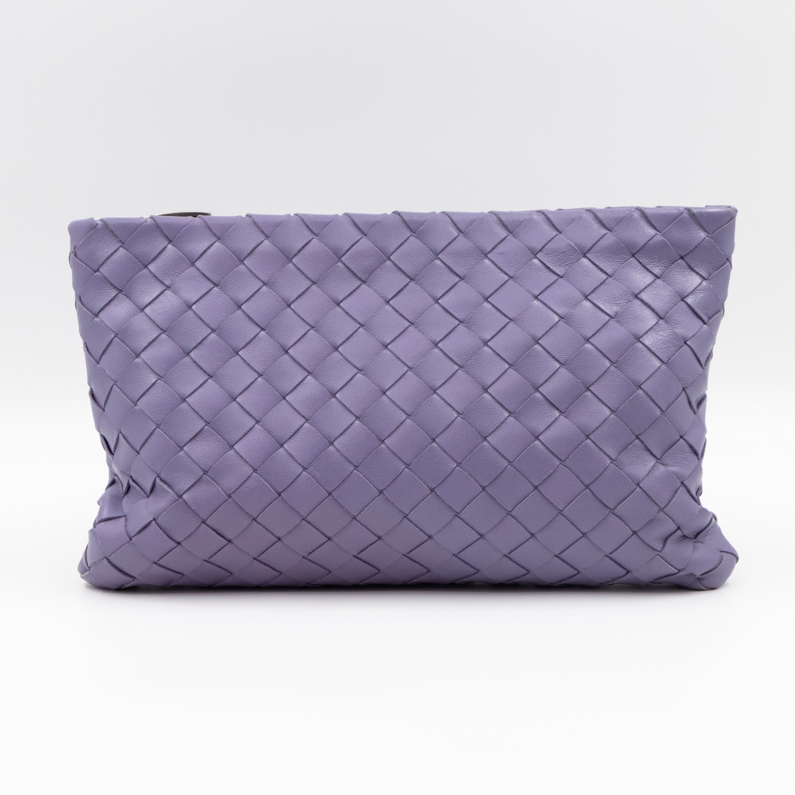 Medium Flat Pouch Intrecciato Lavender Leather