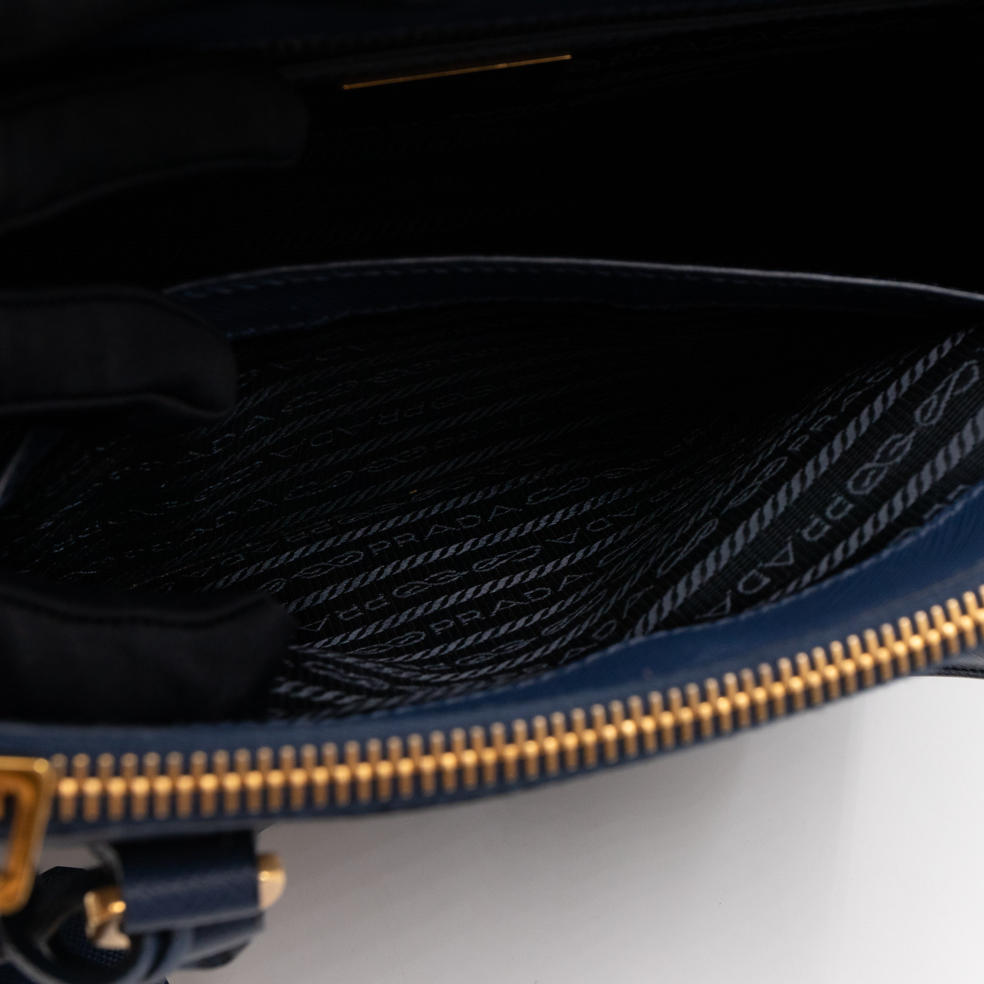 Galleria Small Double Zip Blue Saffiano