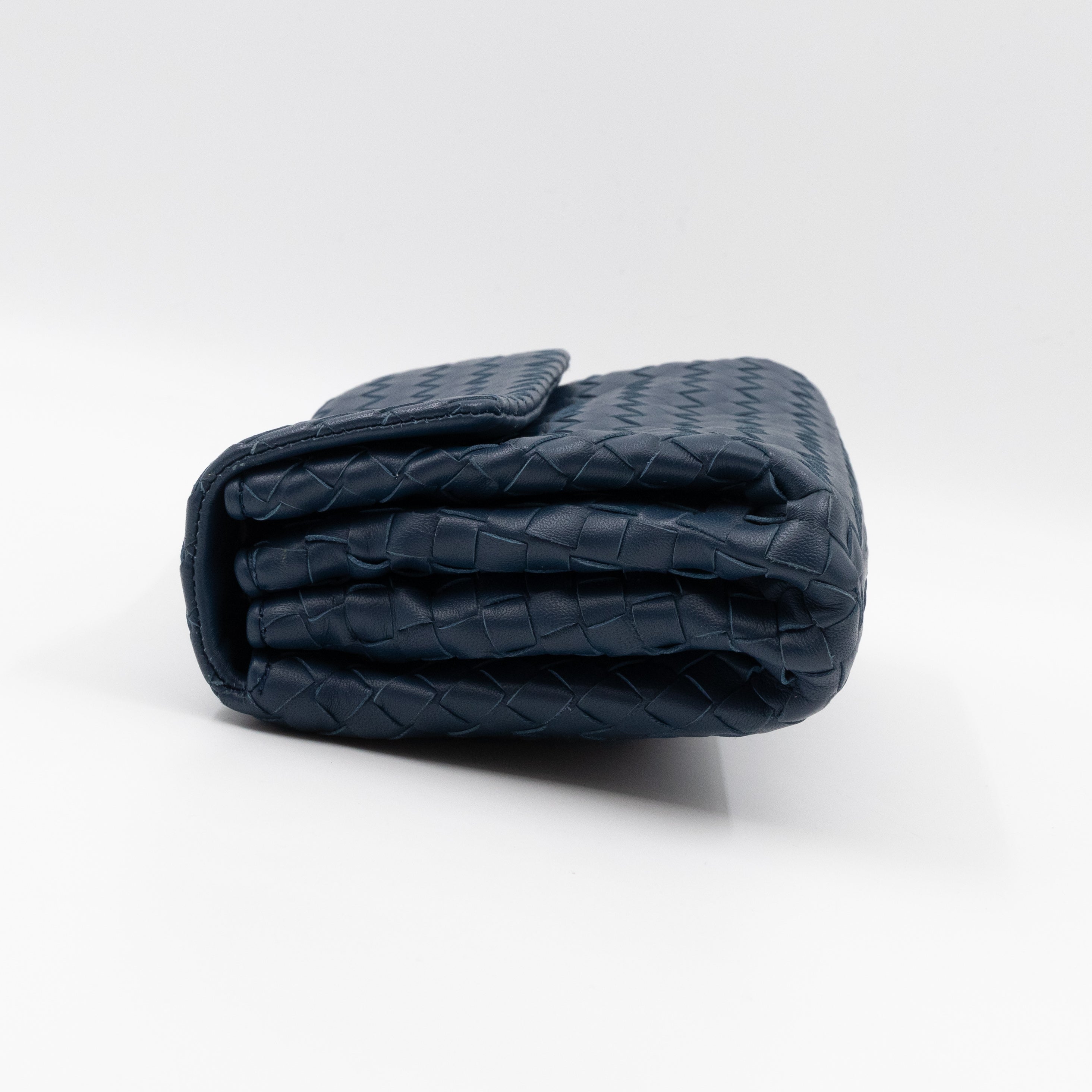 Compartment Flap Clutch Medium Intrecciato Blue Leather