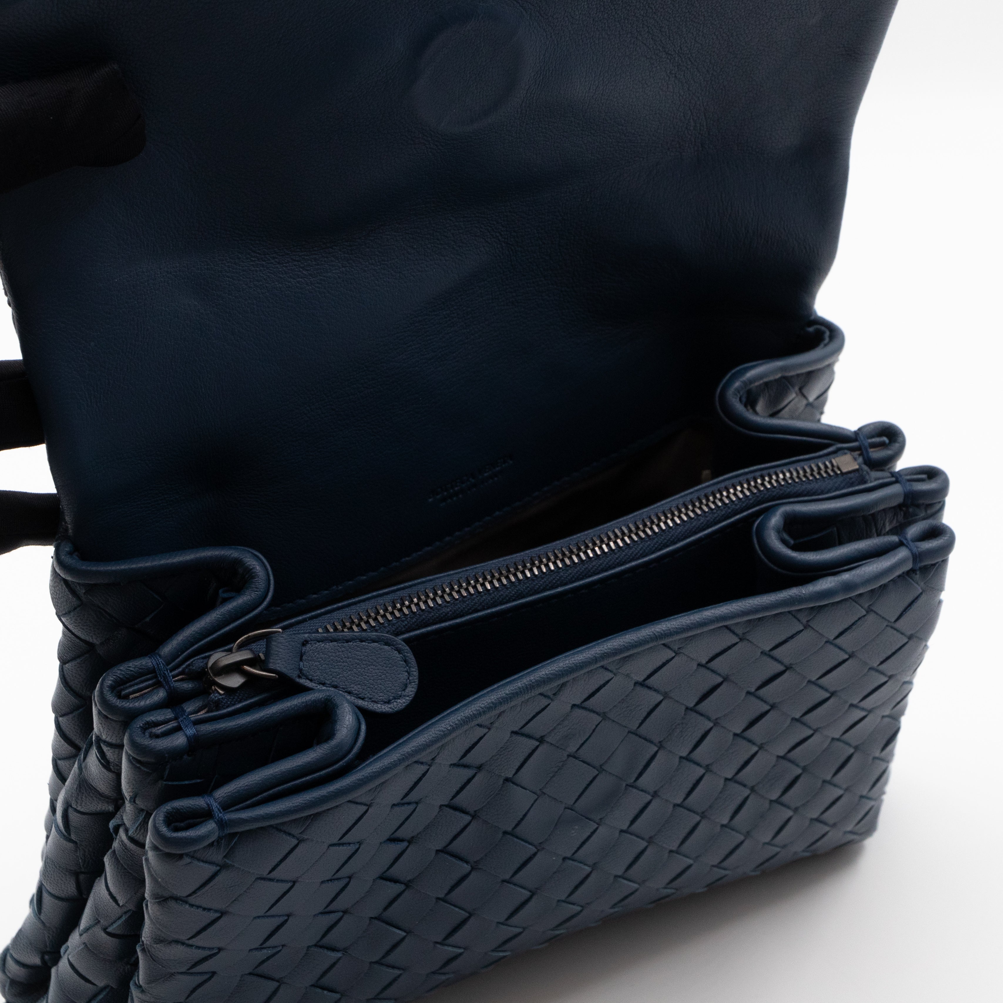 Compartment Flap Clutch Medium Intrecciato Blue Leather