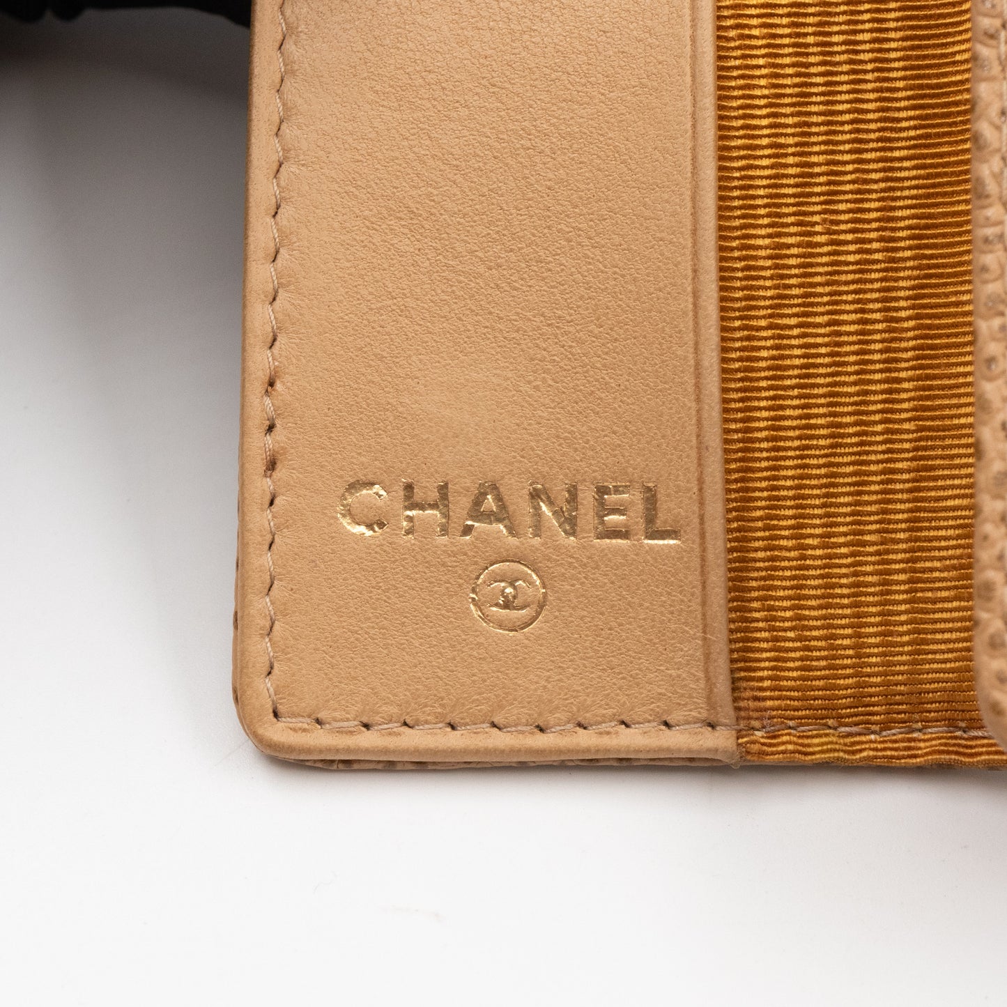 Timeless 6 Ring Key Case Camel Caviar