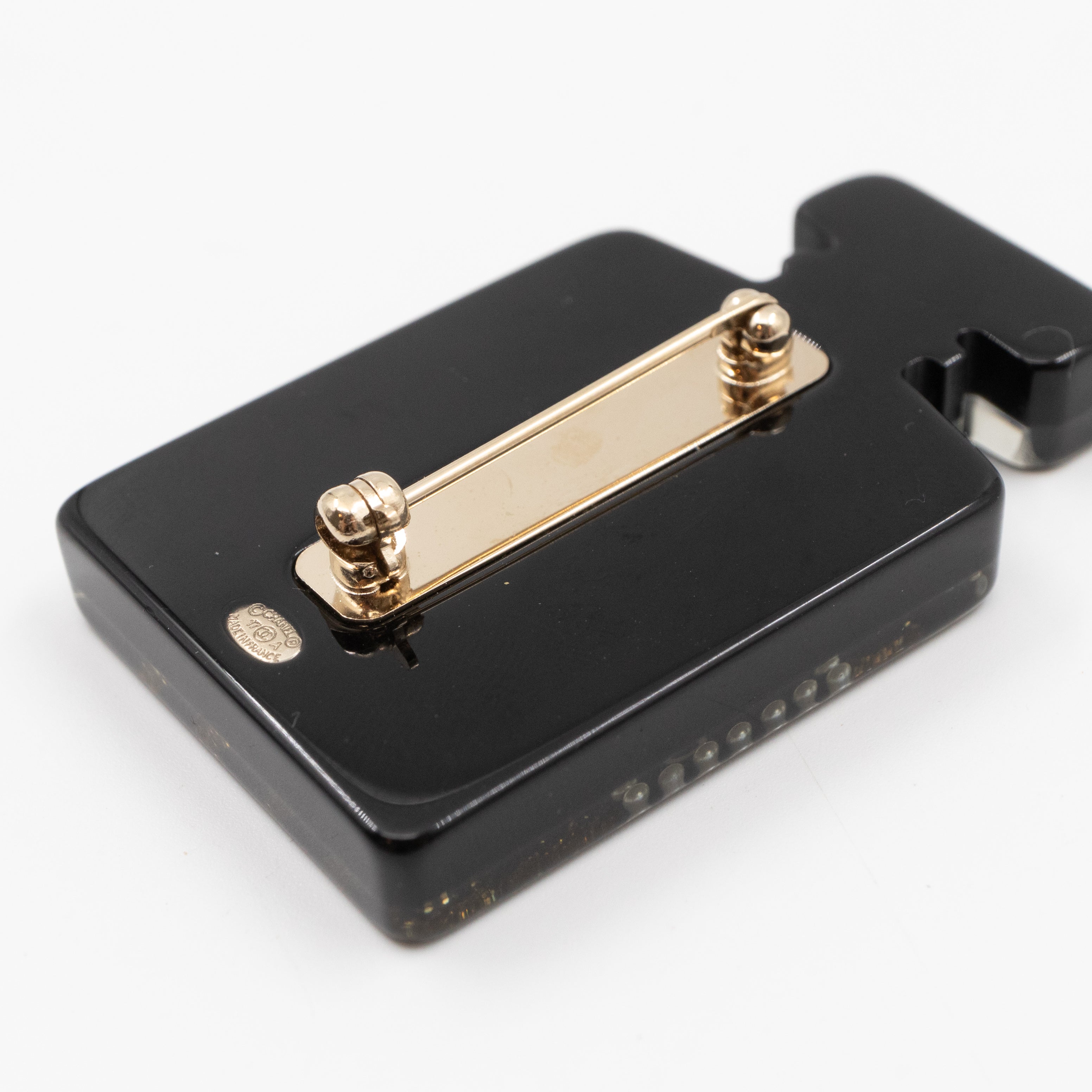 Resin Strass Perfume Bottle CC Brooch Black Gold