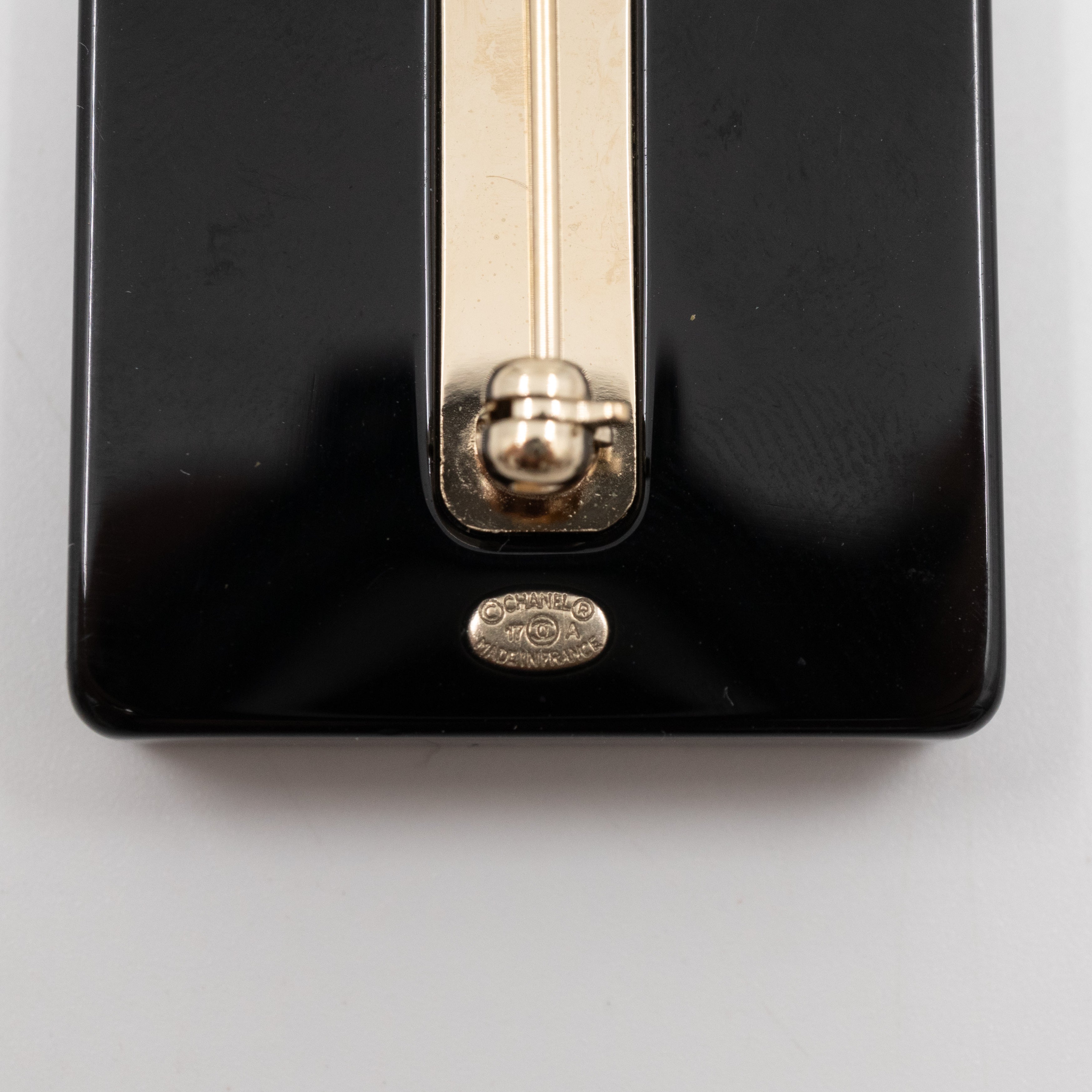Resin Strass Perfume Bottle CC Brooch Black Gold