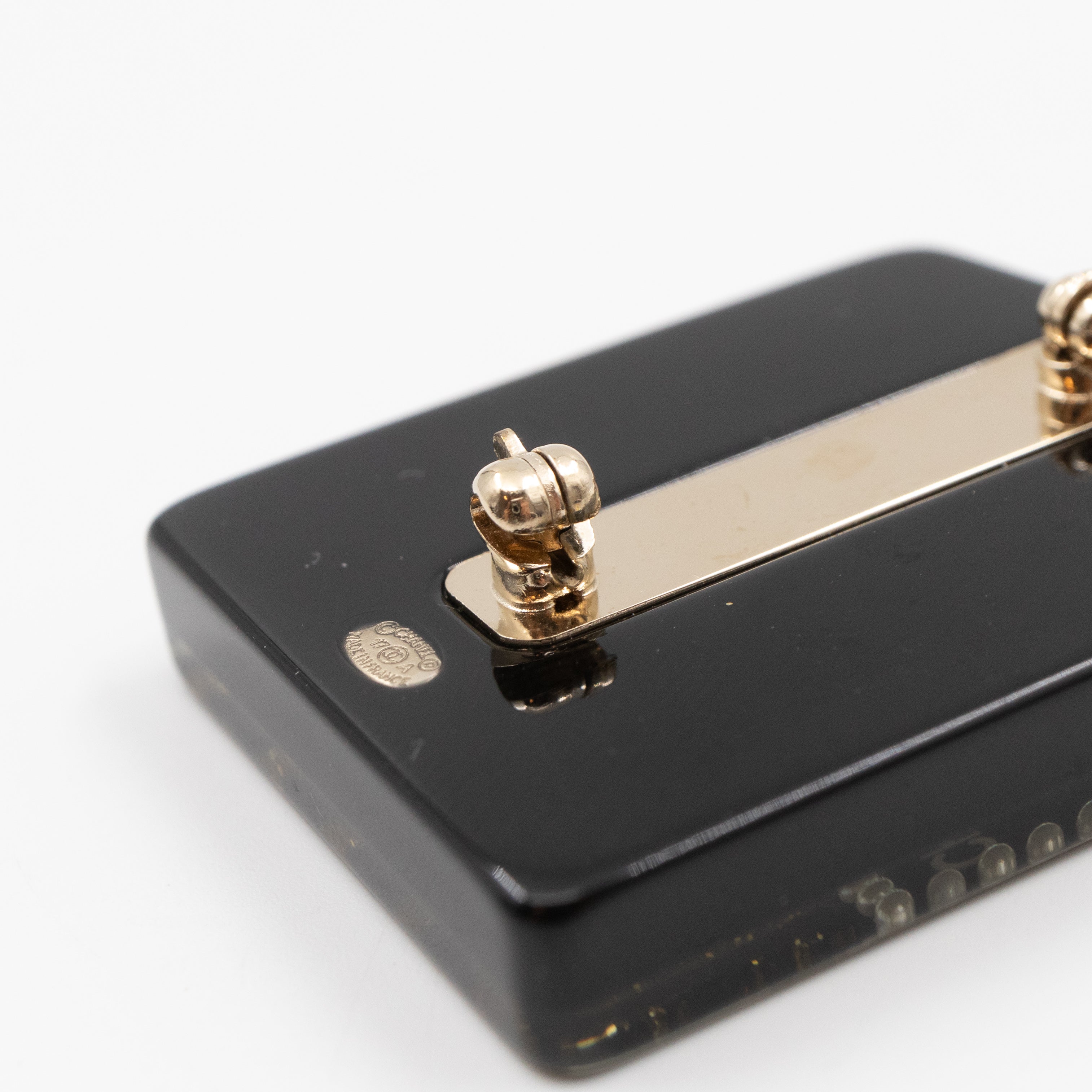 Resin Strass Perfume Bottle CC Brooch Black Gold