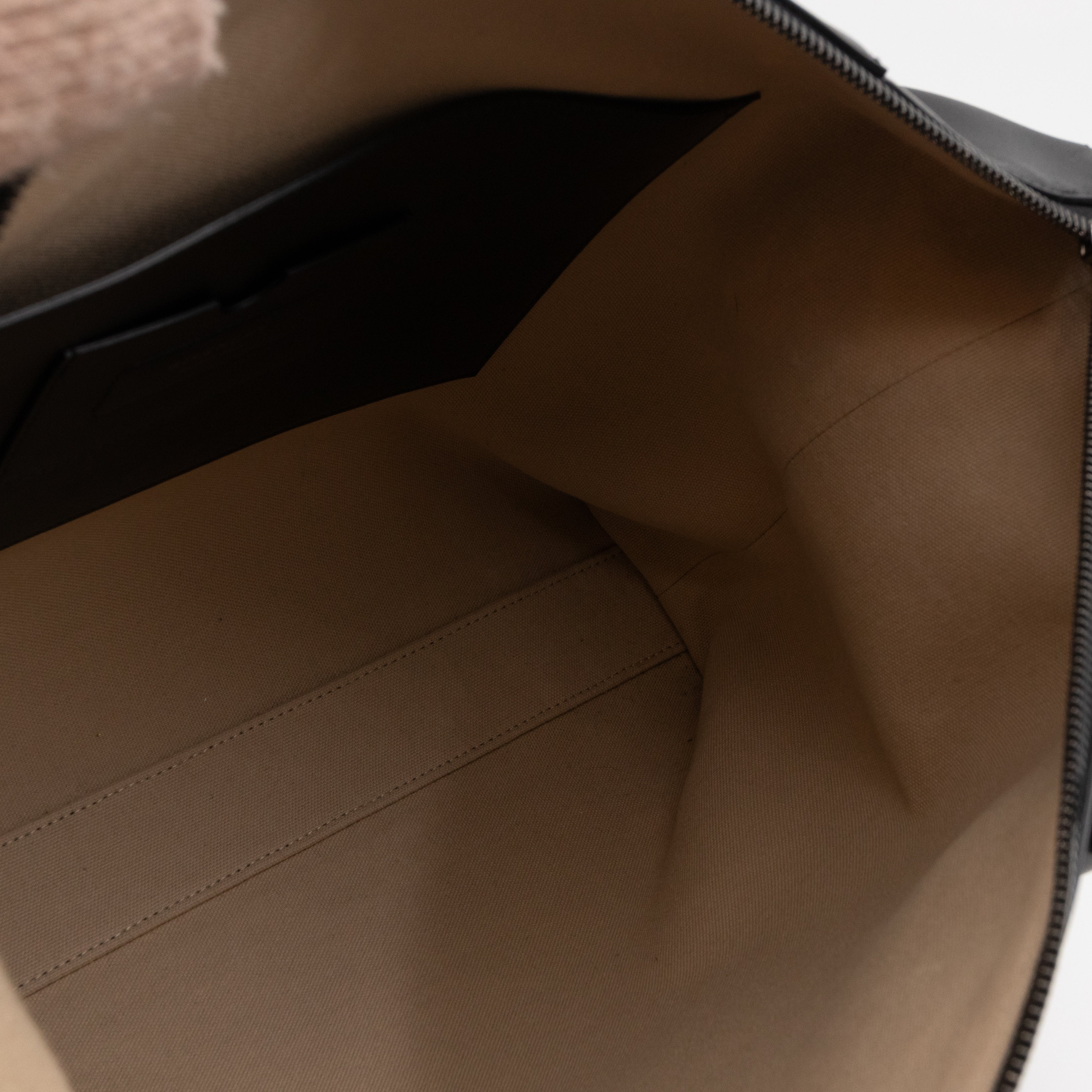 Antigona Soft Bag Medium Black Leather