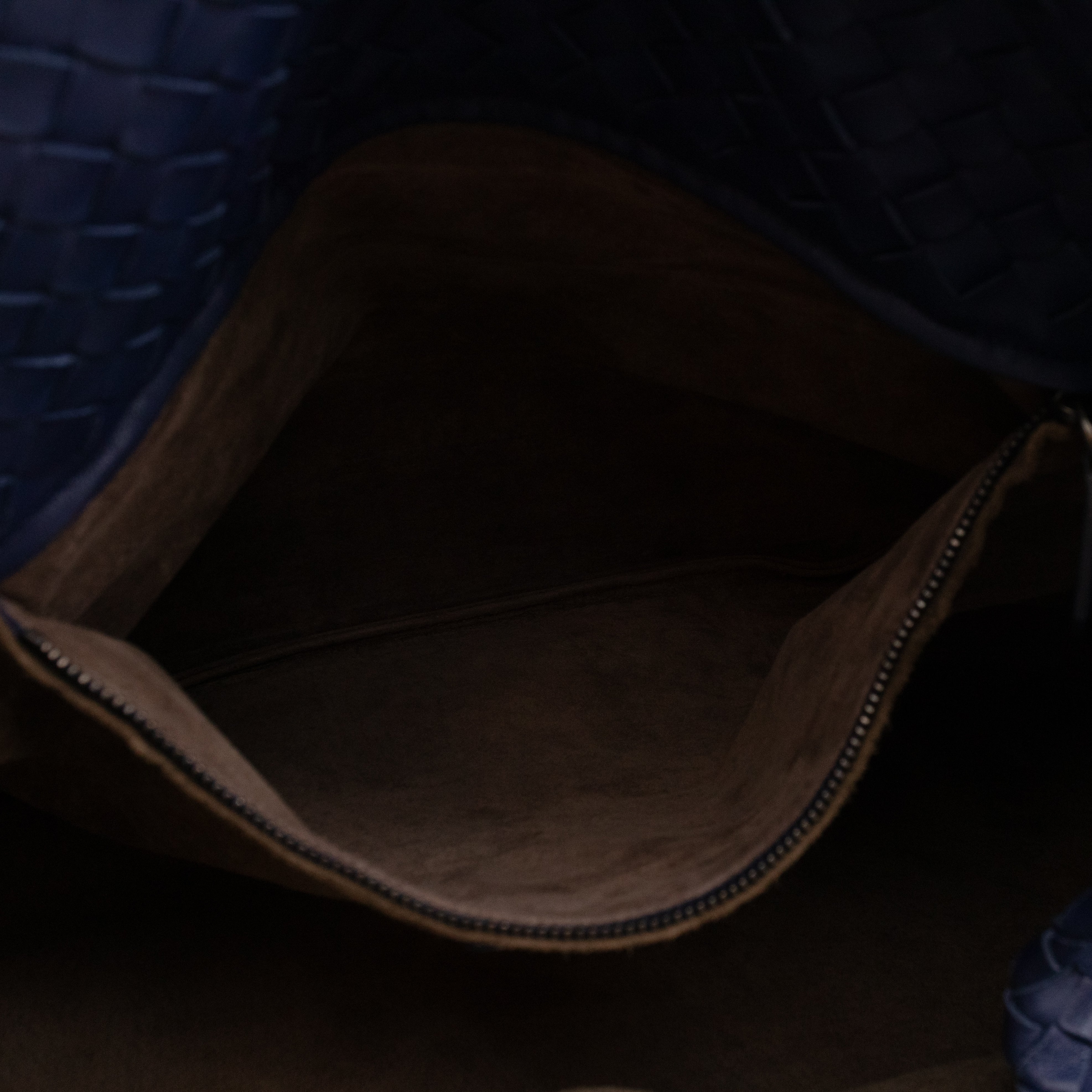 Large Cabat Tote Intrecciato Blue Leather