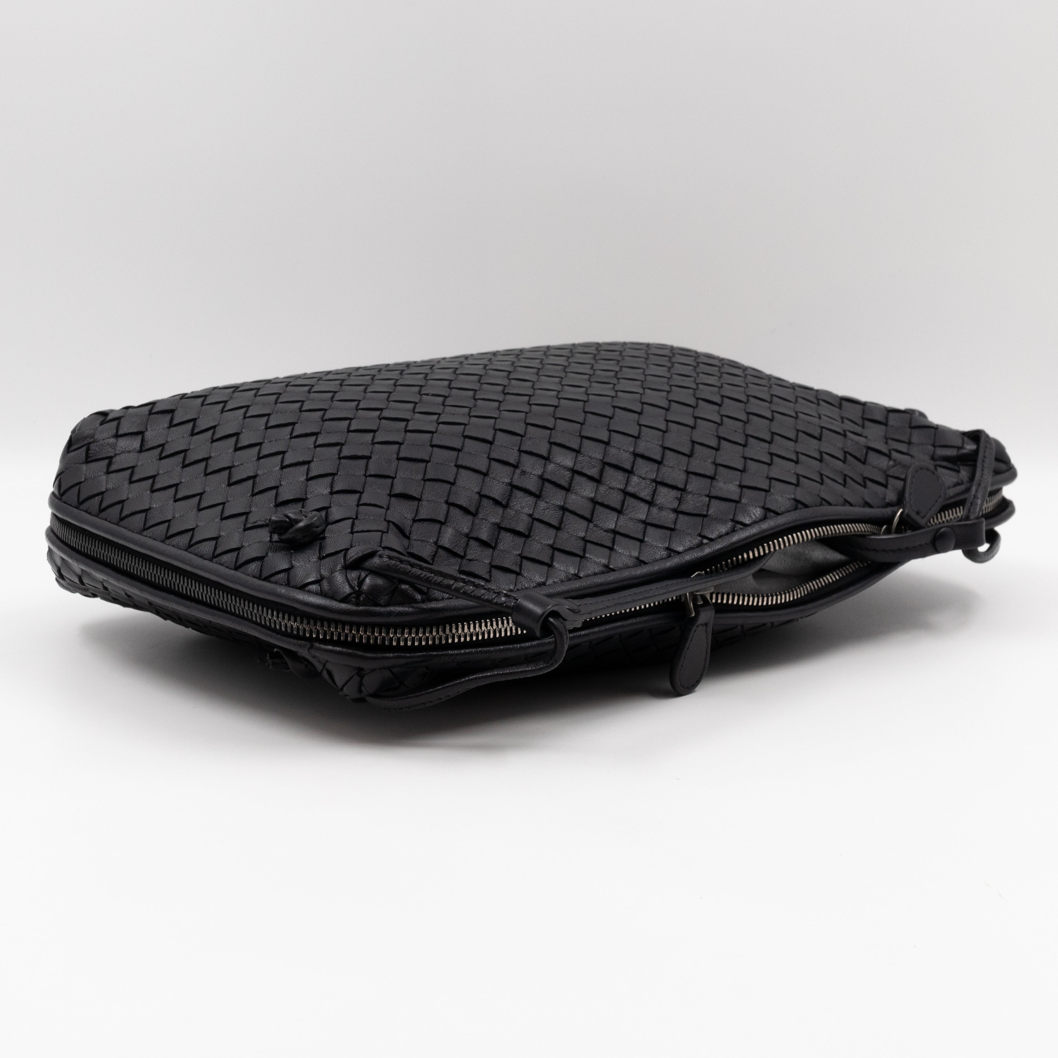 Large Nodini Messenger Intrecciato Black