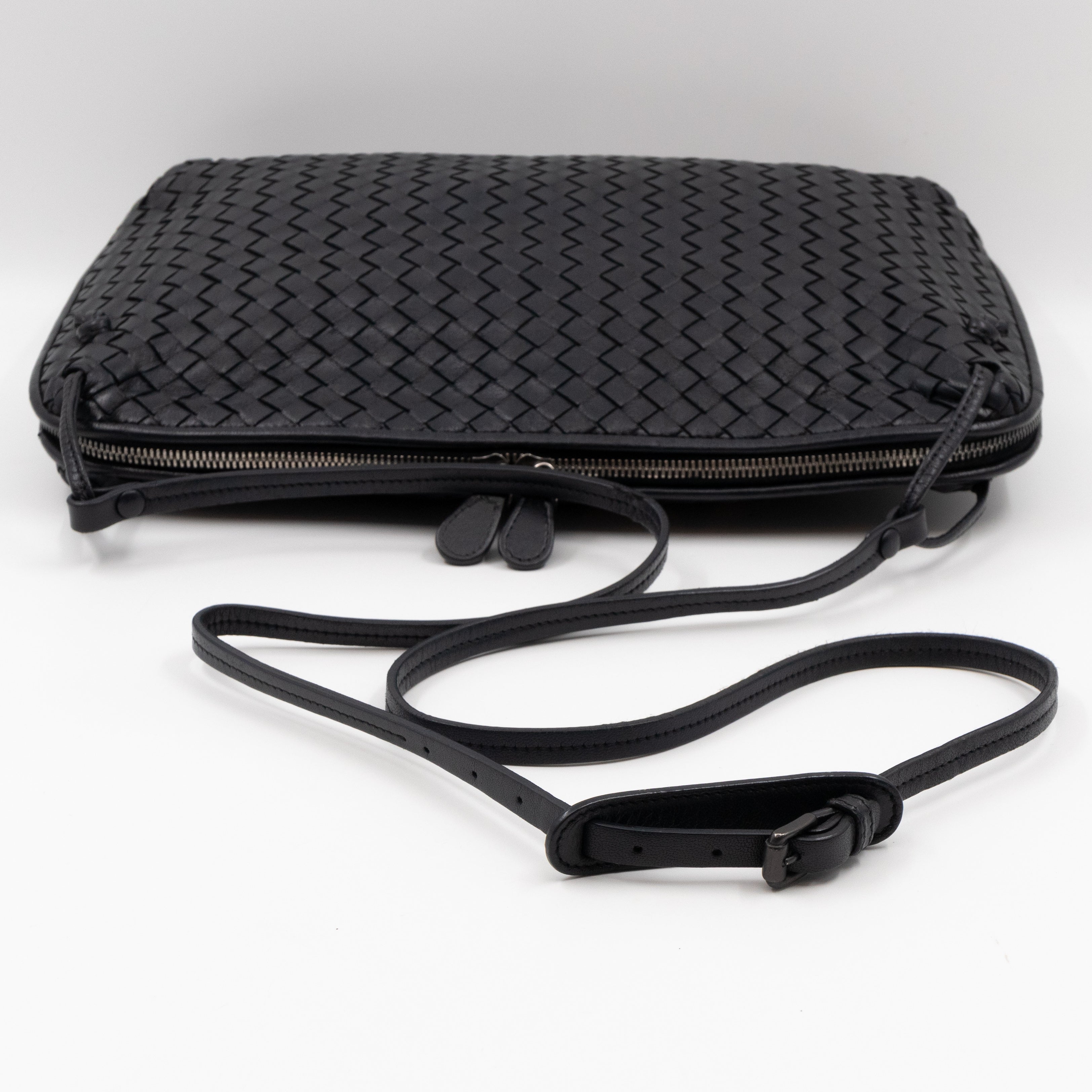 Large Nodini Messenger Intrecciato Black