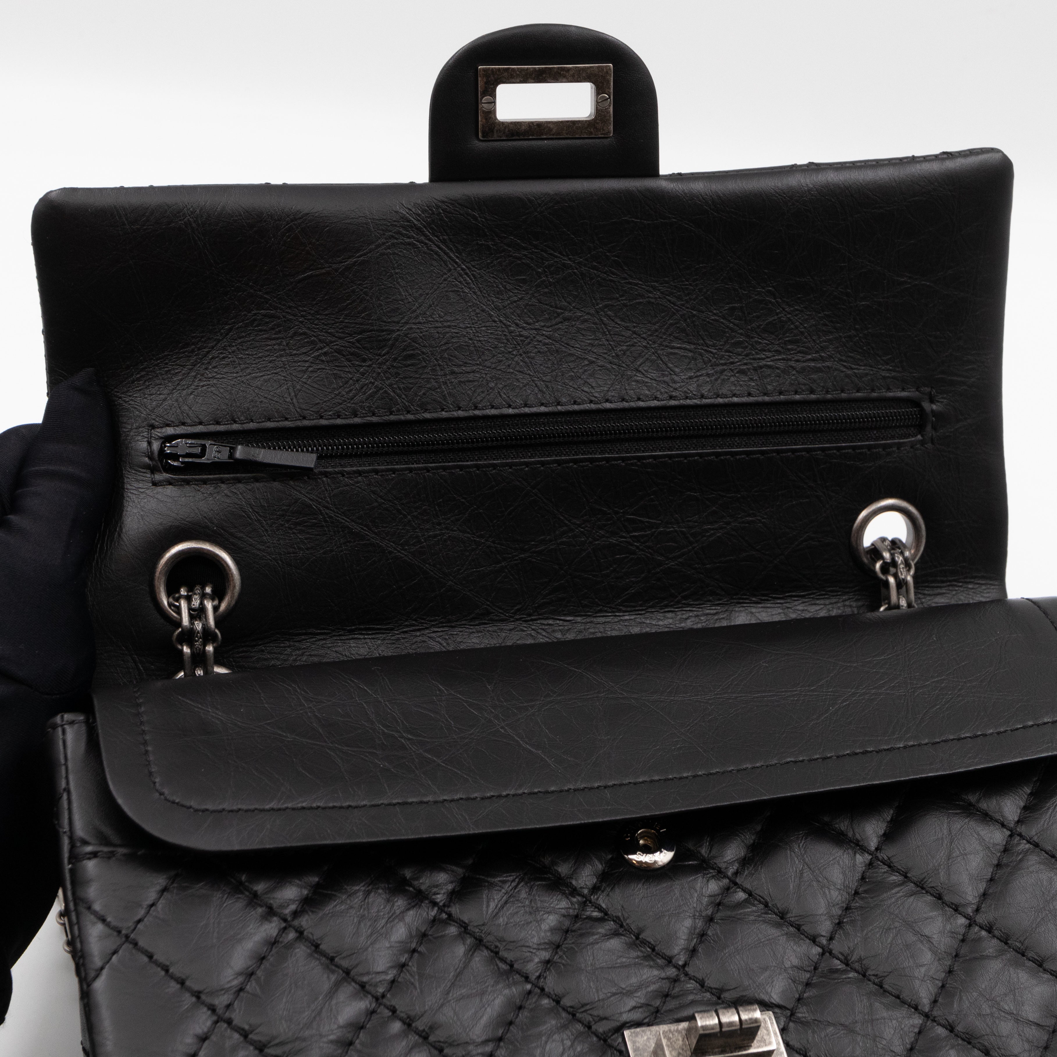 2.55 Reissue 225 Medium Black Aged Calfskin Leather