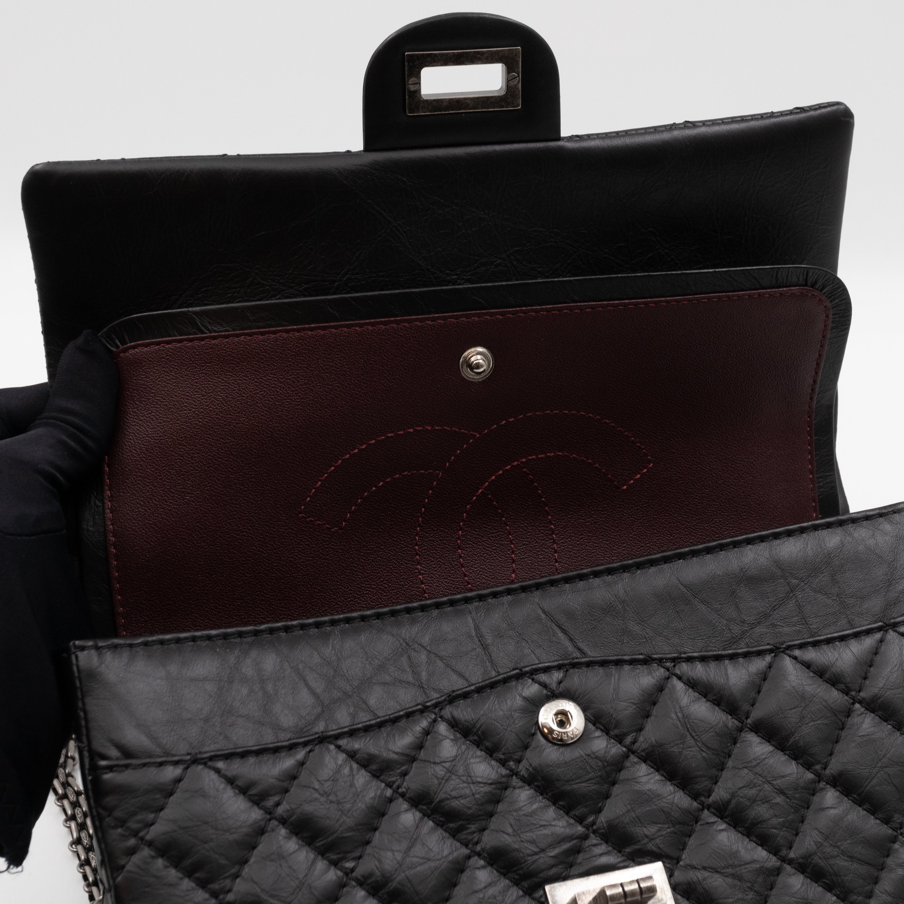 2.55 Reissue 225 Medium Black Aged Calfskin Leather