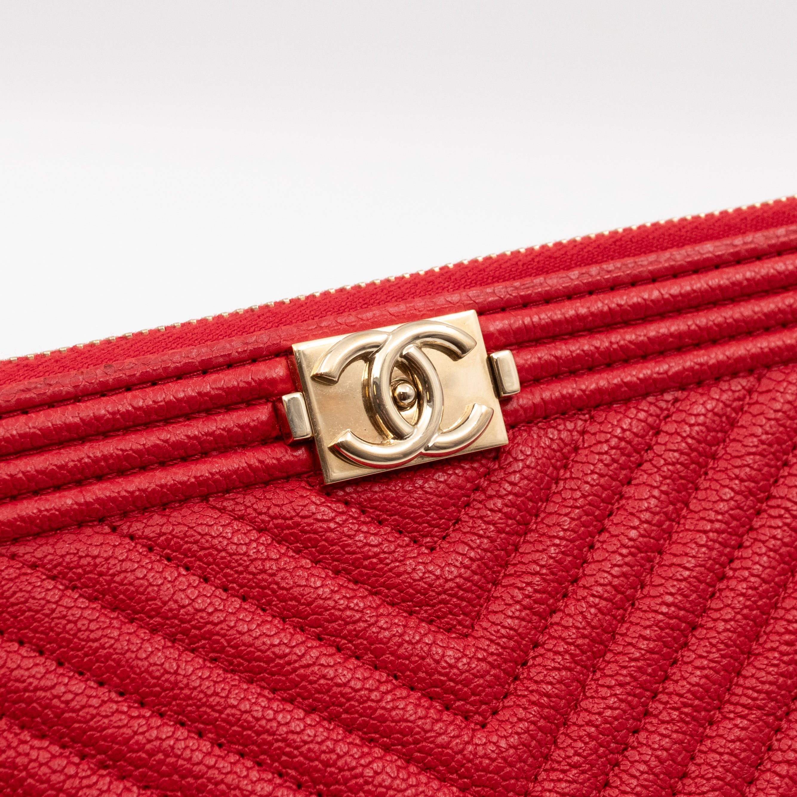 Medium O Case Boy Red Caviar Chevron