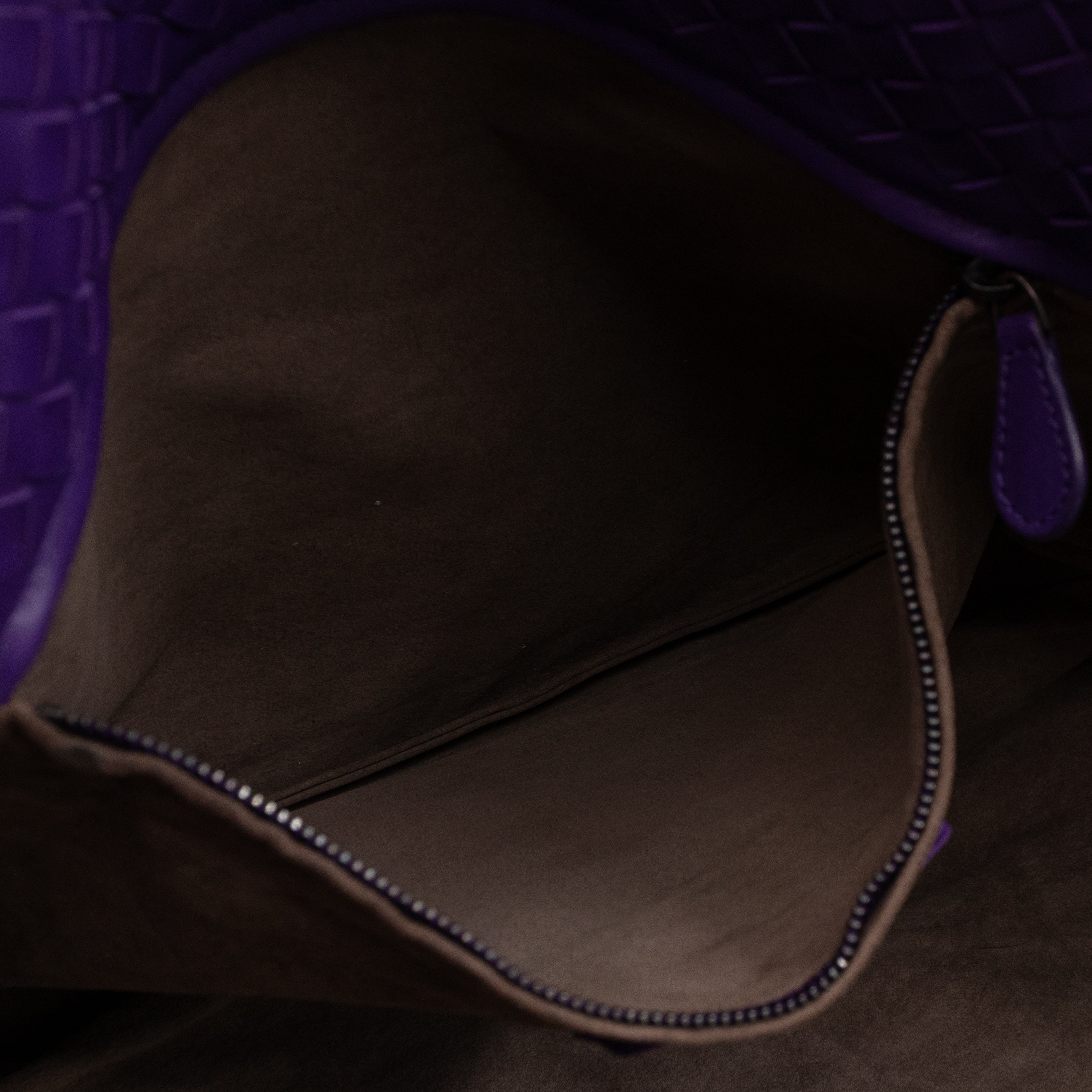Large Cabat Tote Intrecciato Purple Leather