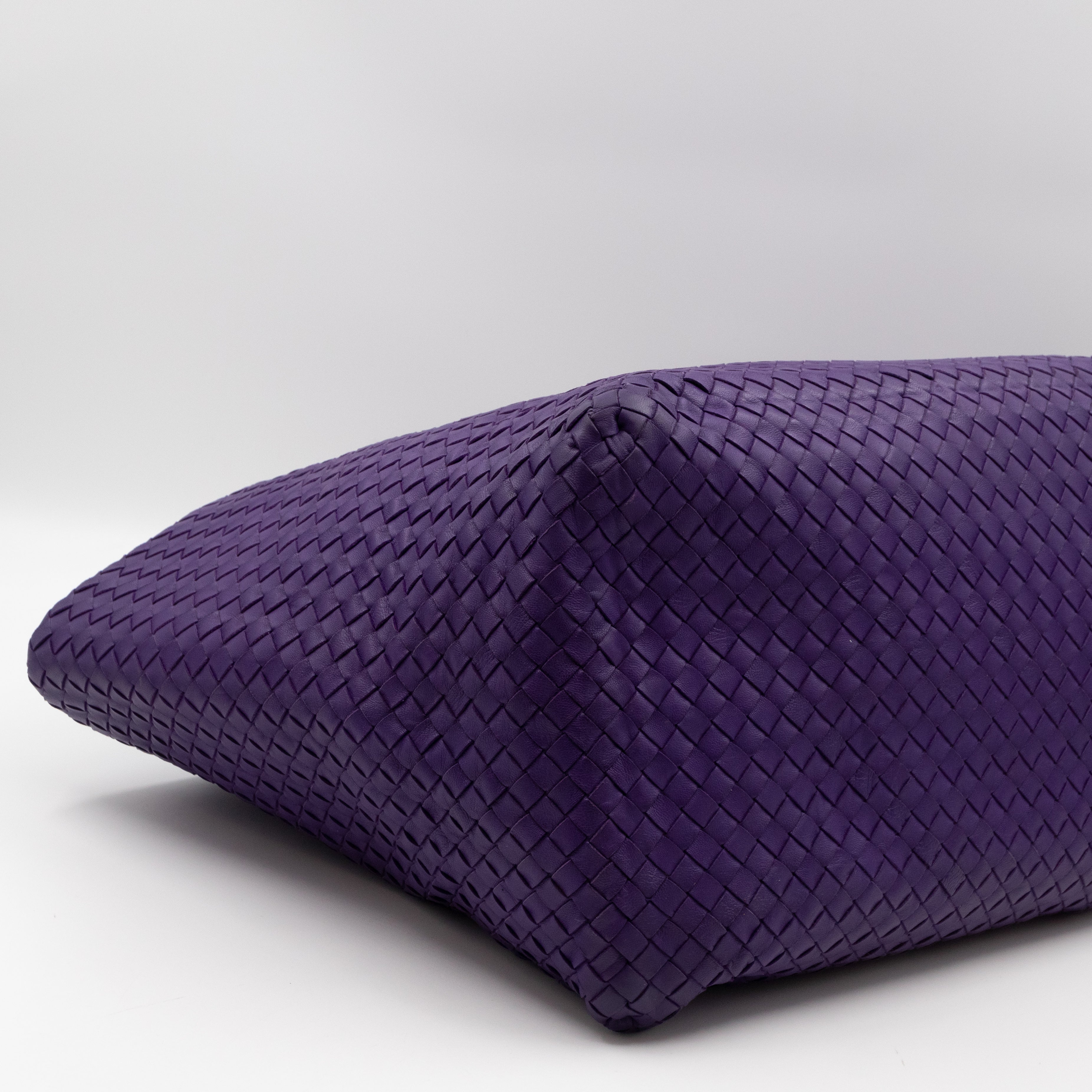 Large Cabat Tote Intrecciato Purple Leather