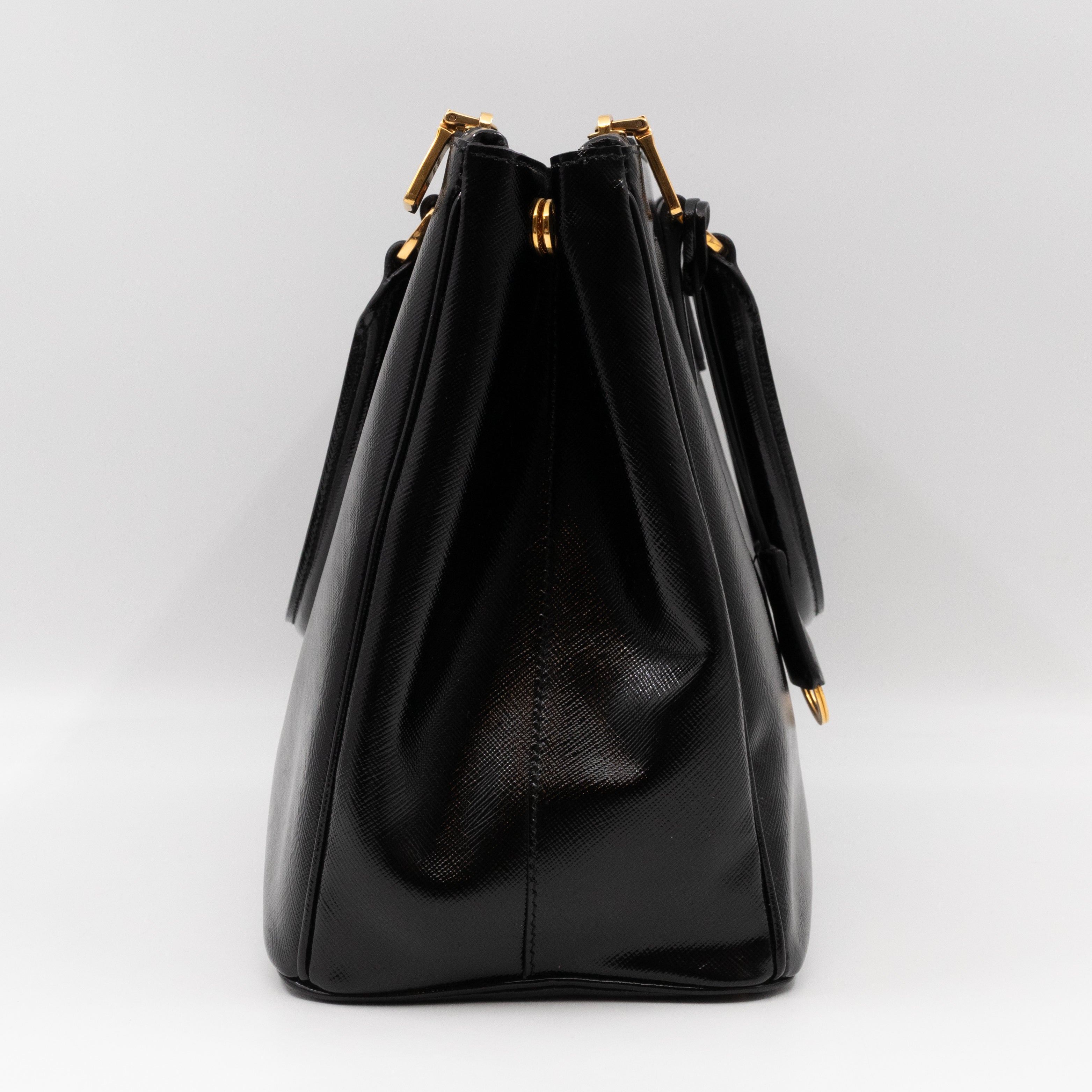 Galleria Large Double Zip Black Saffiano Vernis